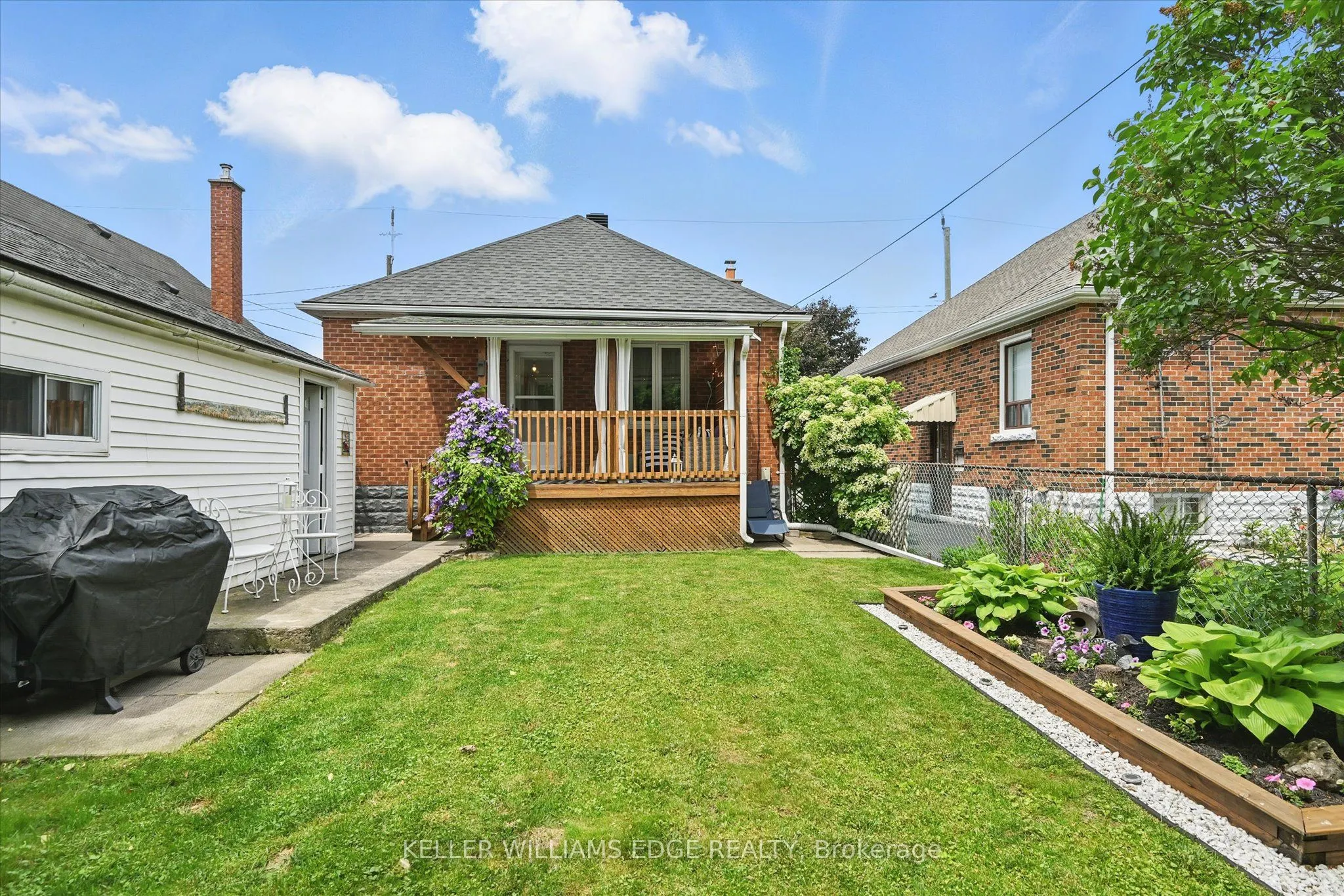 105 Weir Street S