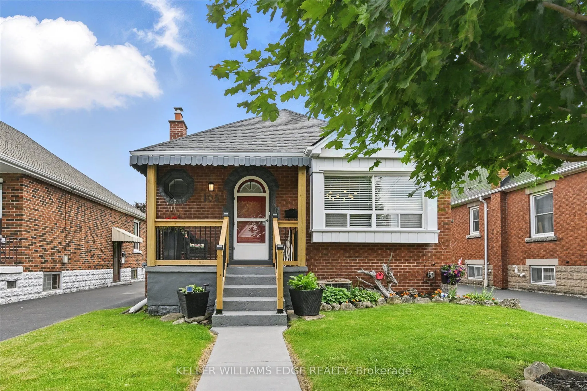 105 Weir Street S