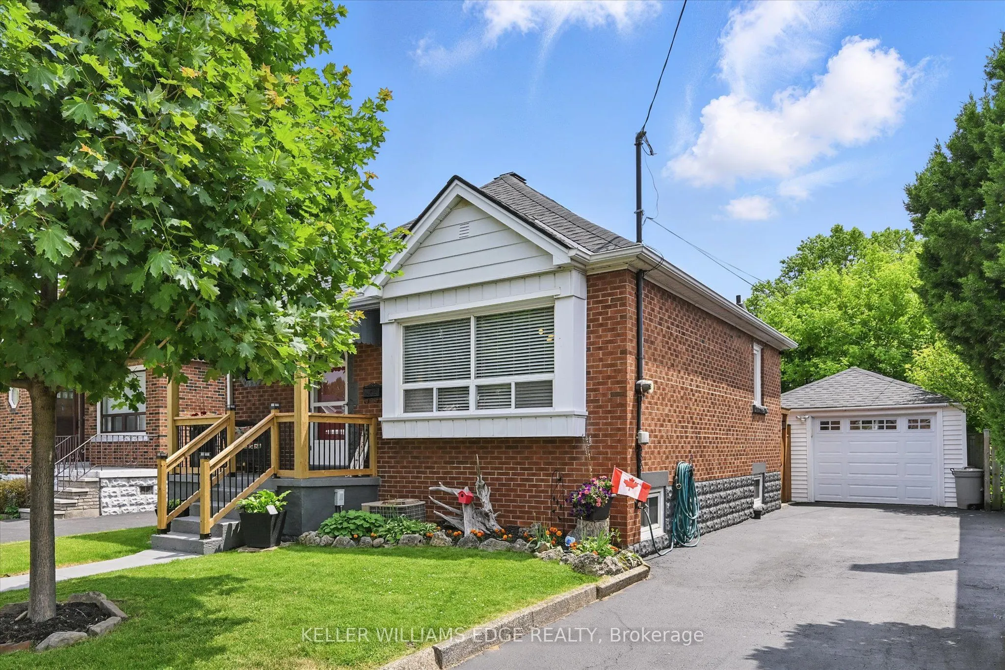 105 Weir Street S