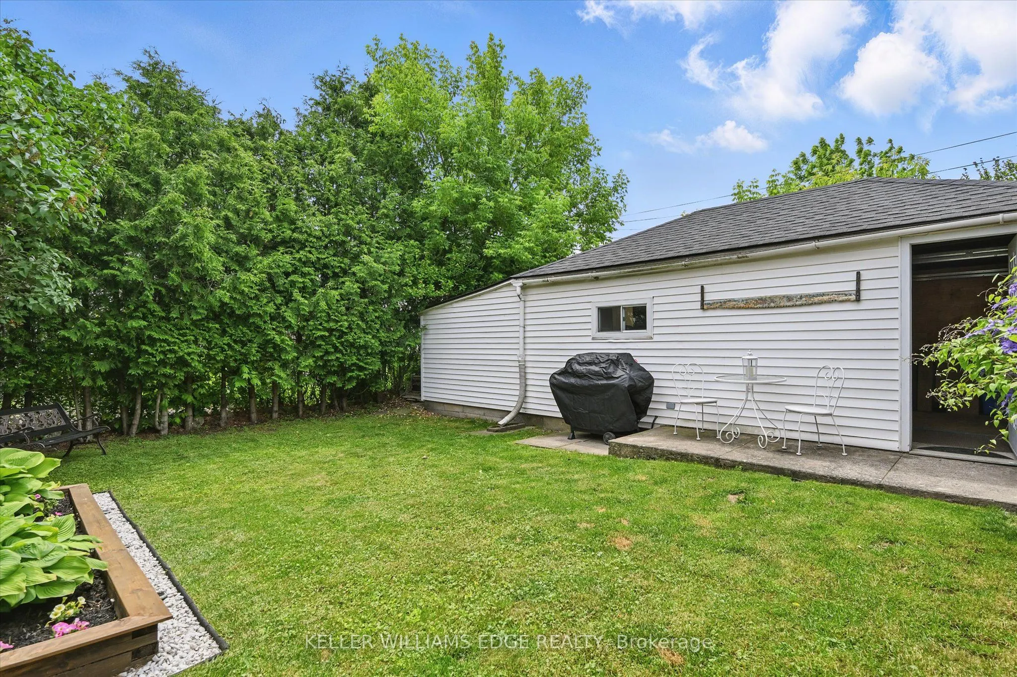 105 Weir Street S