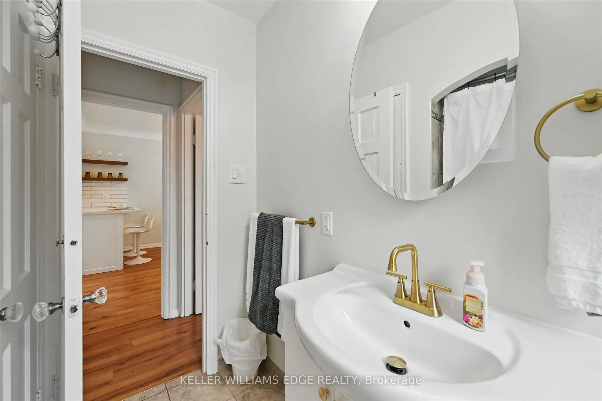 105 Weir Street S