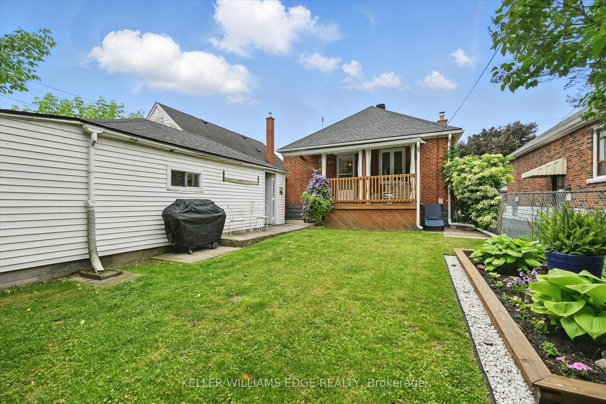 105 Weir Street S