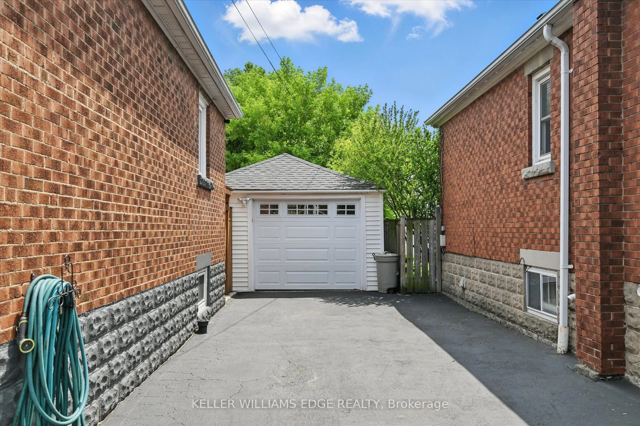 105 Weir Street S