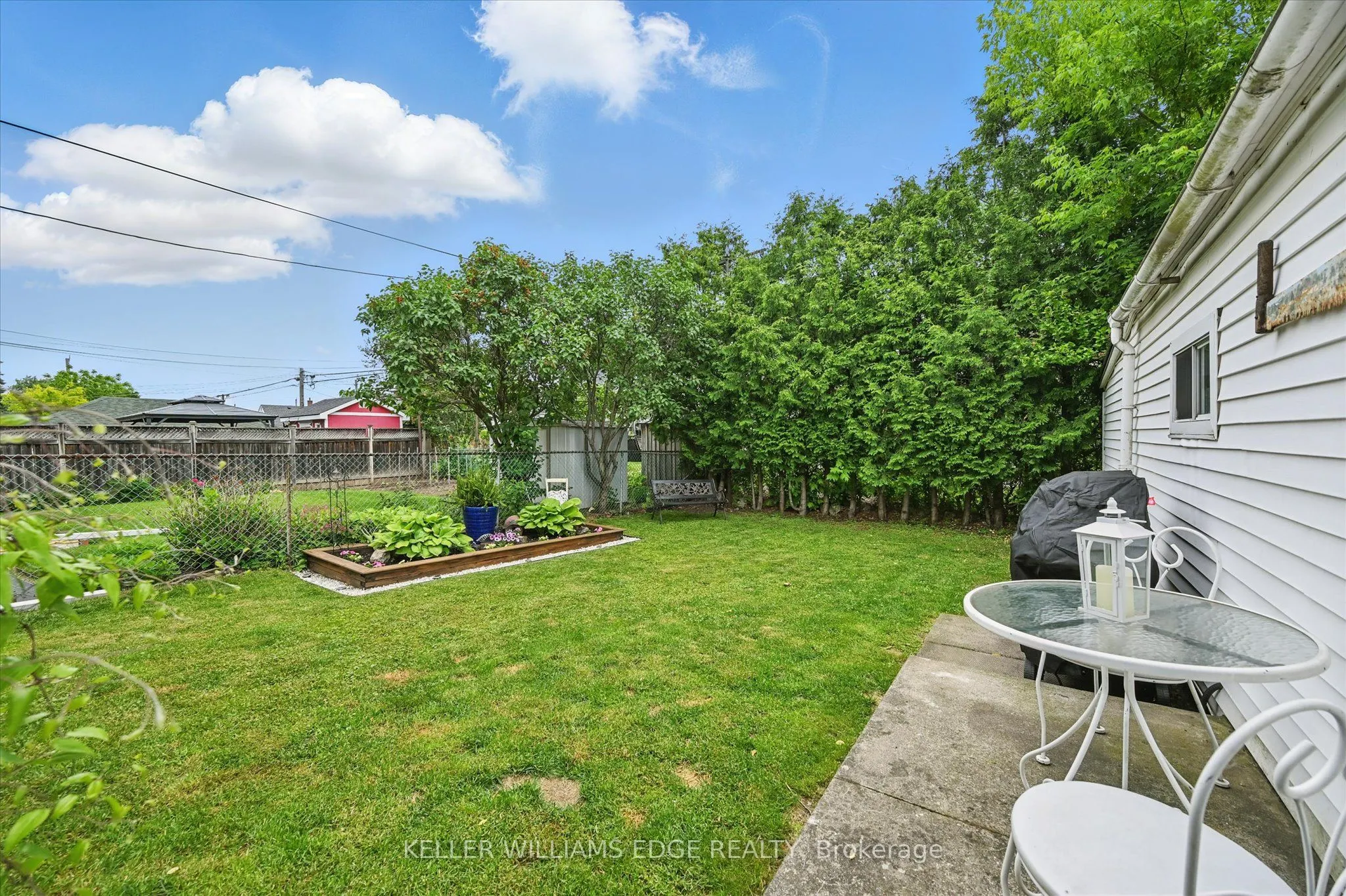 105 Weir Street S