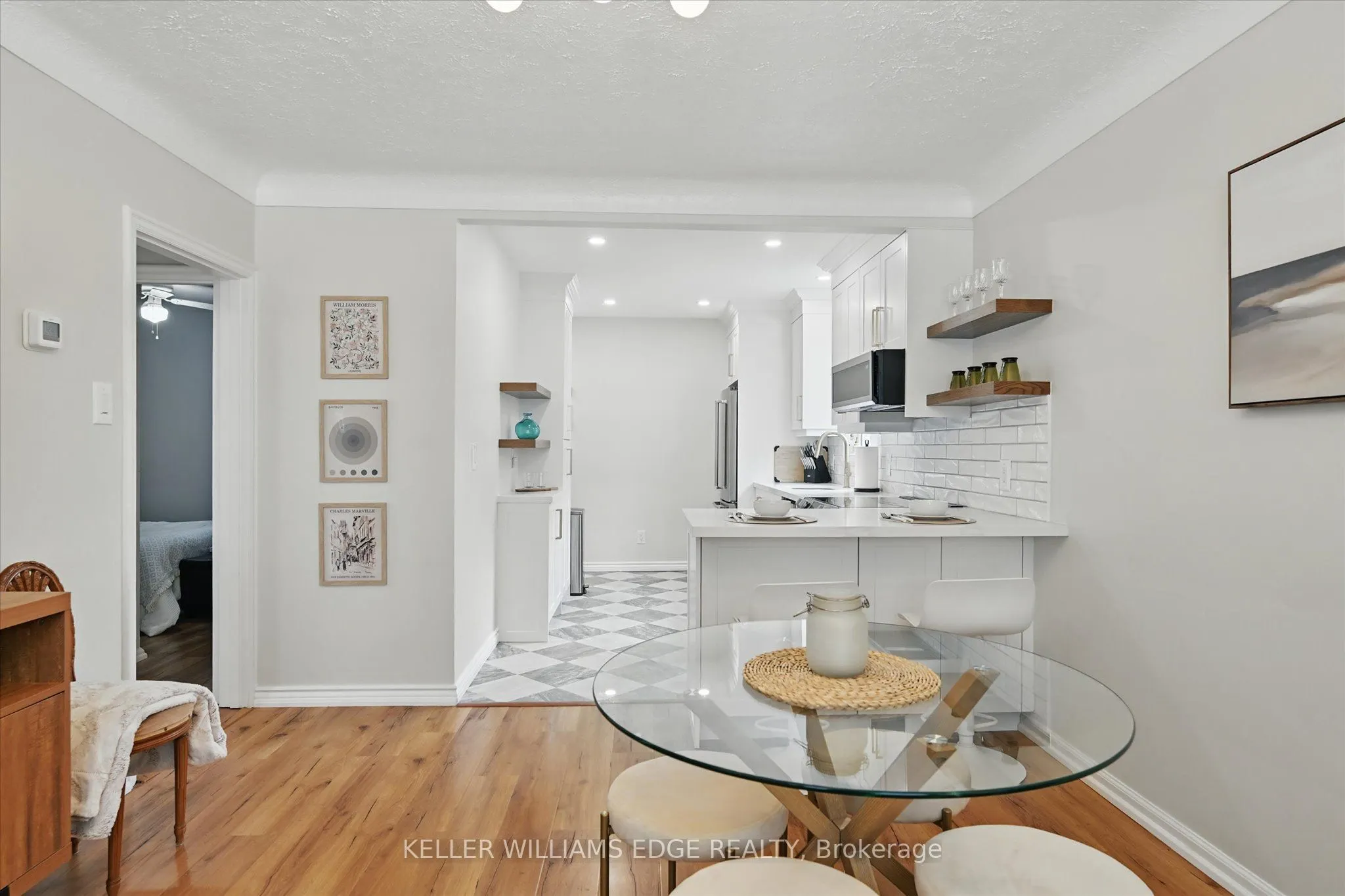 105 Weir Street S