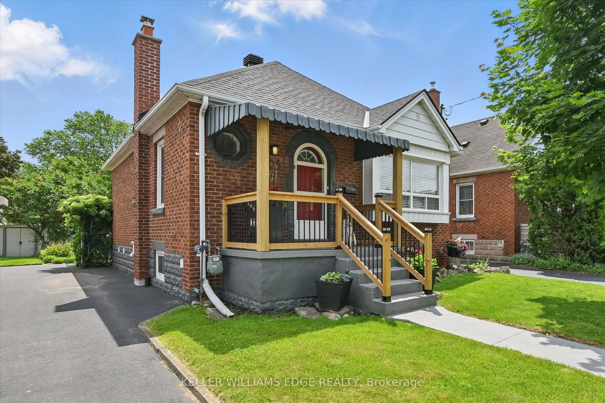 105 Weir Street S