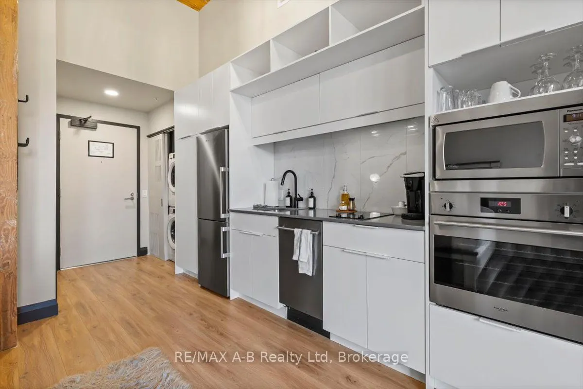 245 DOWNIE Street, #112