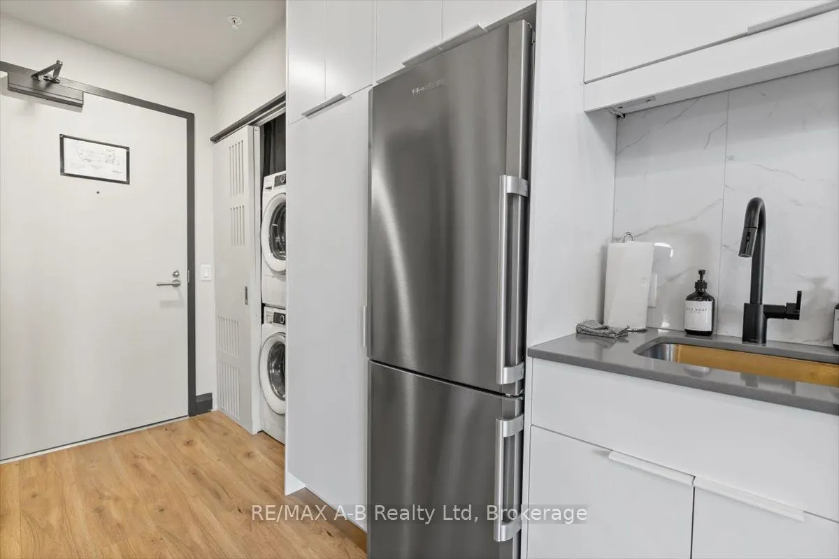245 DOWNIE Street, #112