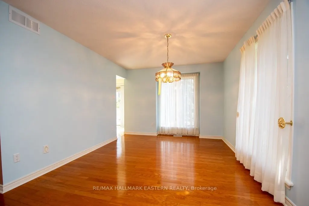 2 Huntingwood Crescent