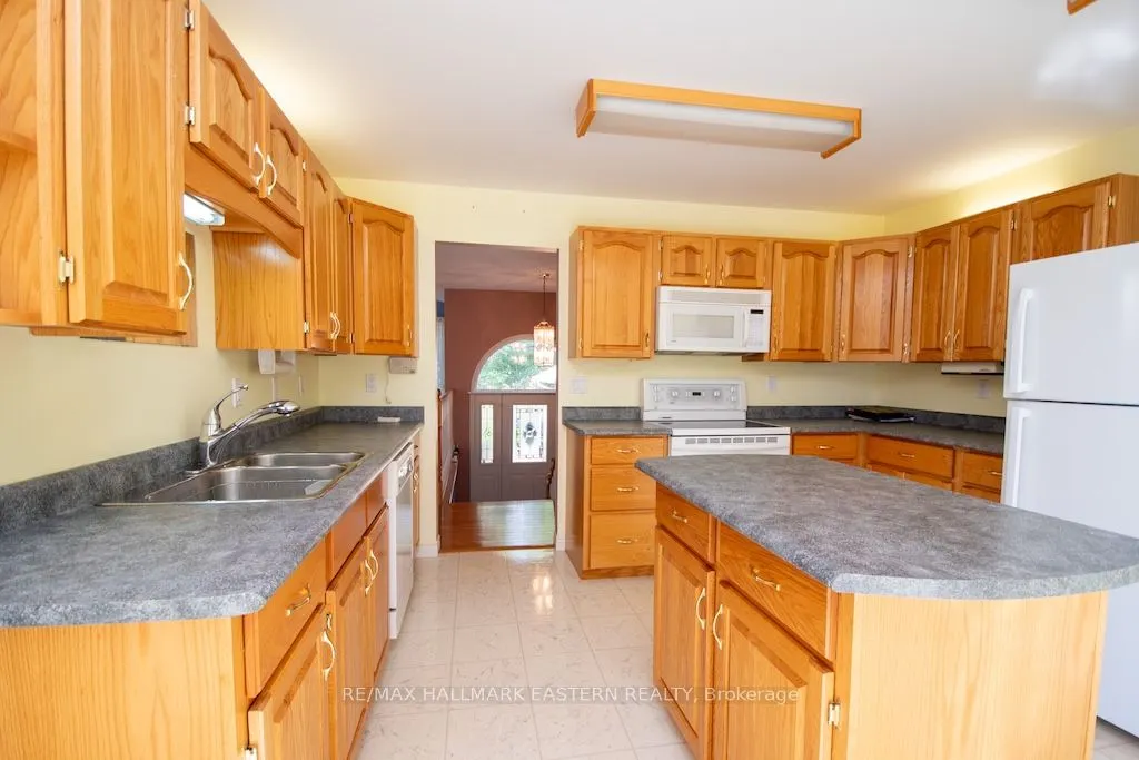 2 Huntingwood Crescent