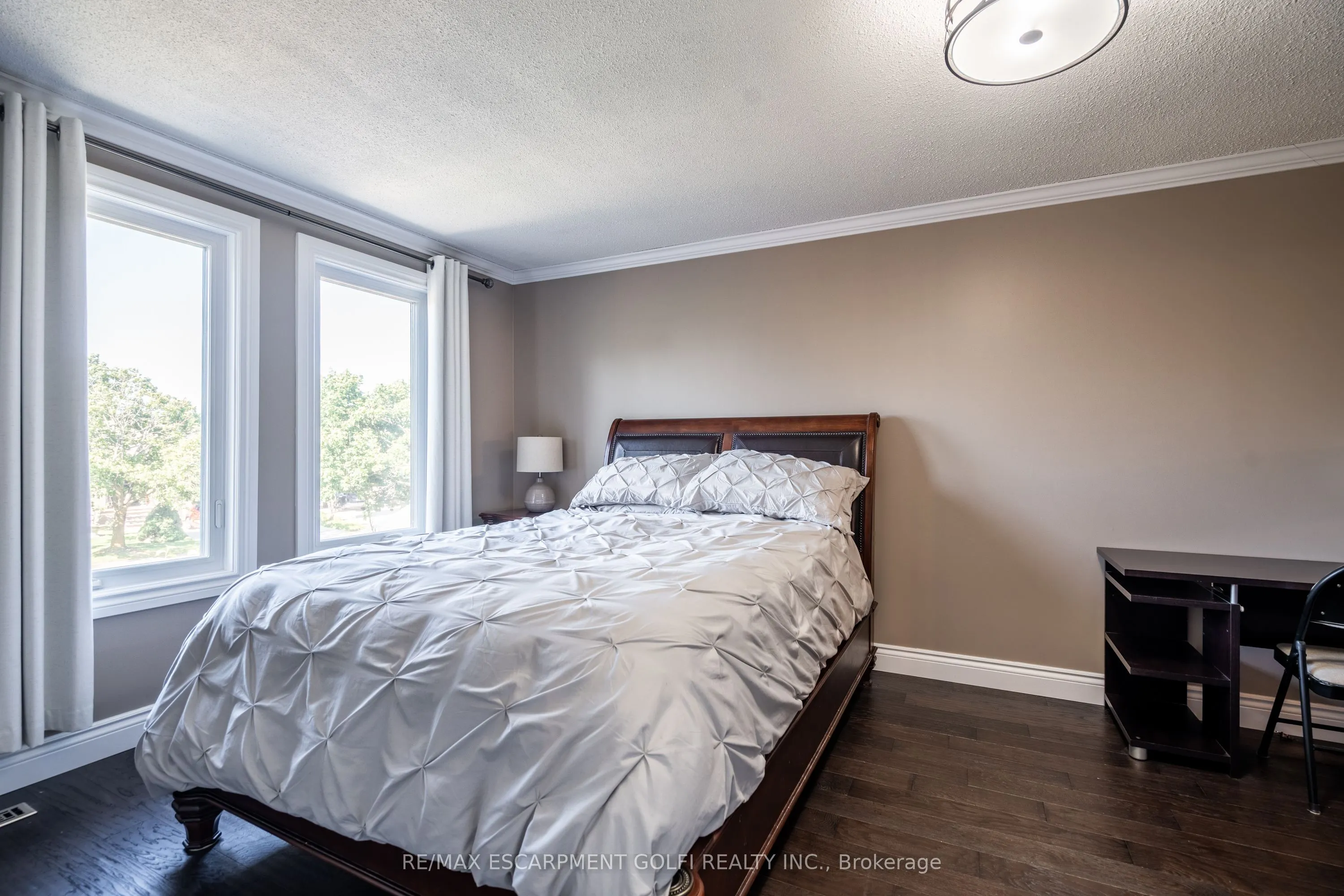 41 Hearthside Crescent