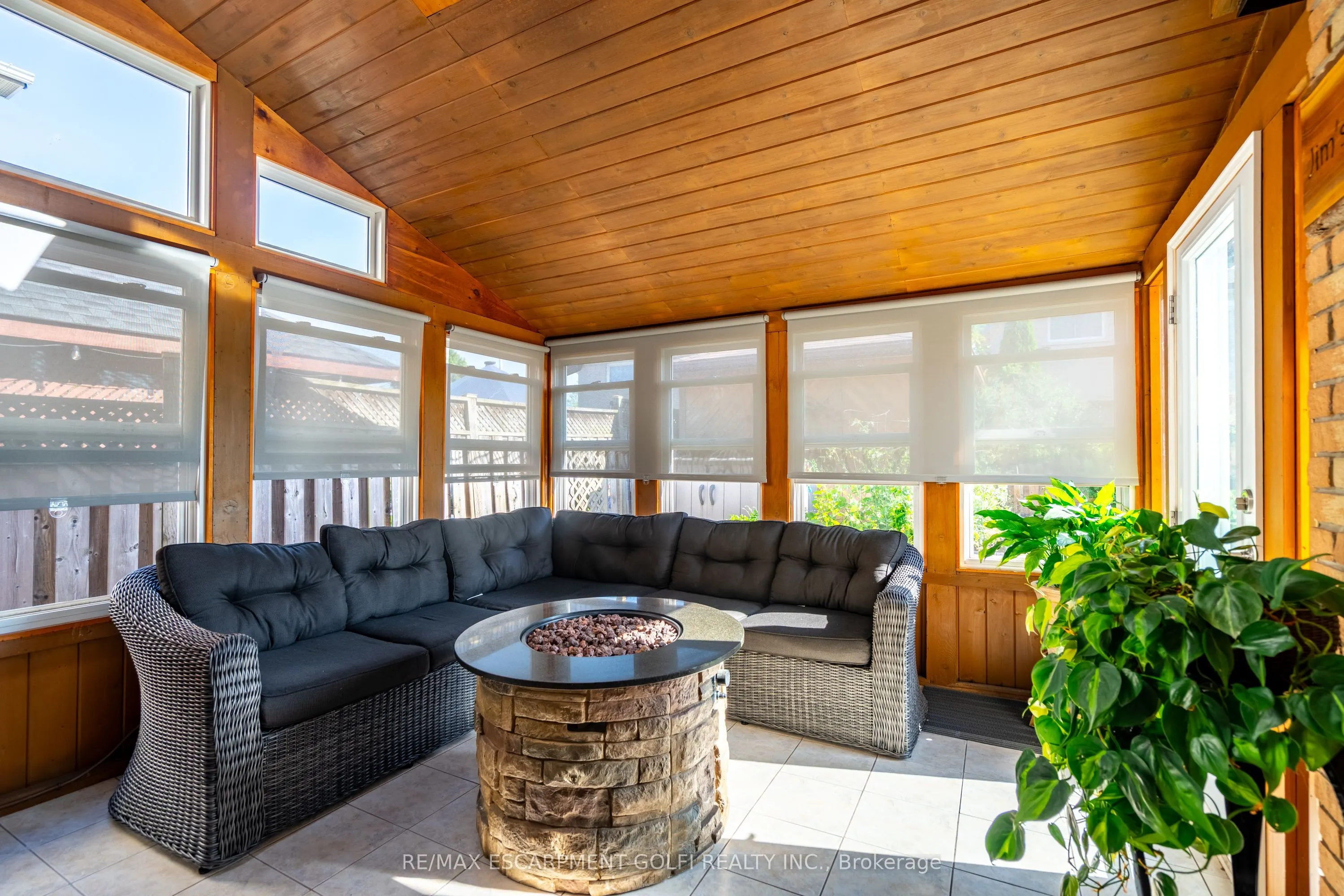 41 Hearthside Crescent