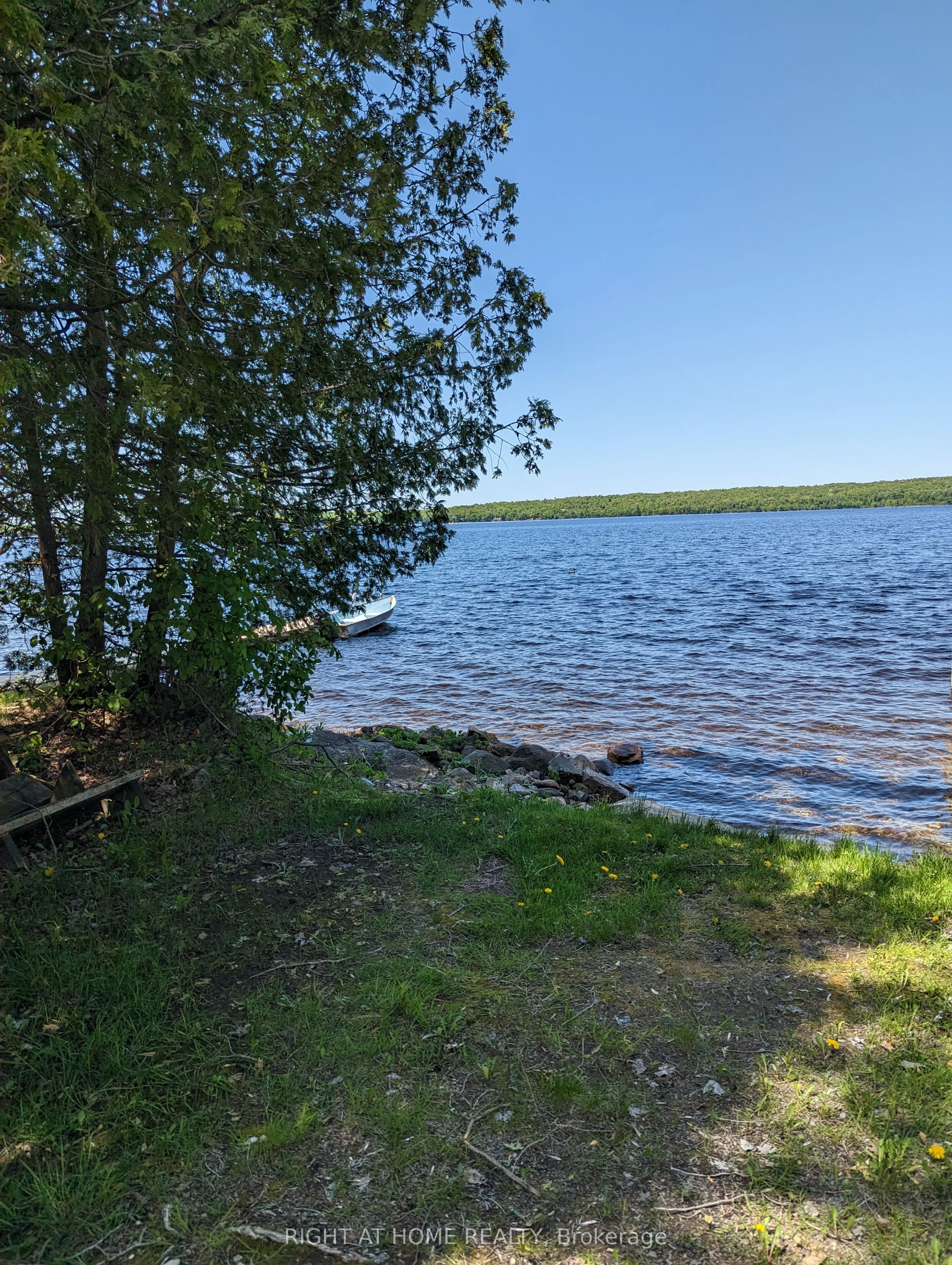 4 Lakeshore Road