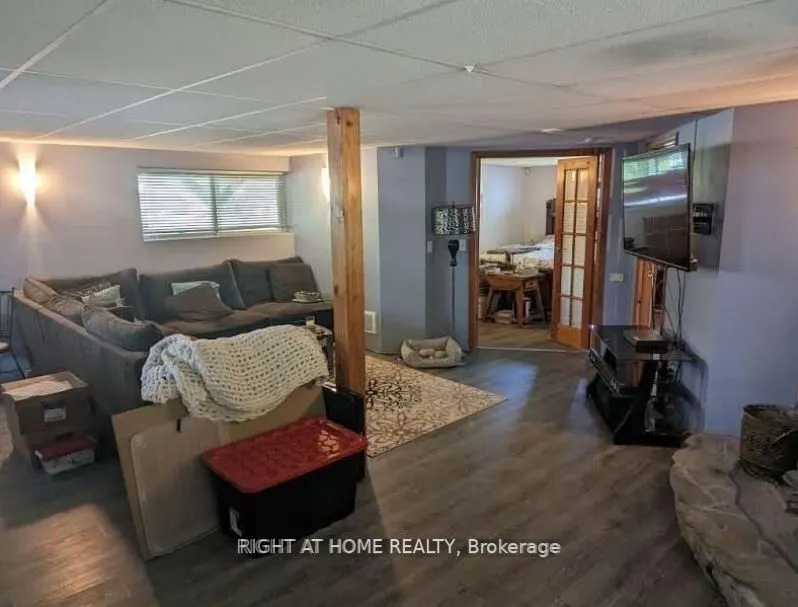 4 Lakeshore Road