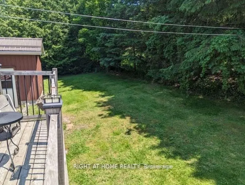 4 Lakeshore Road