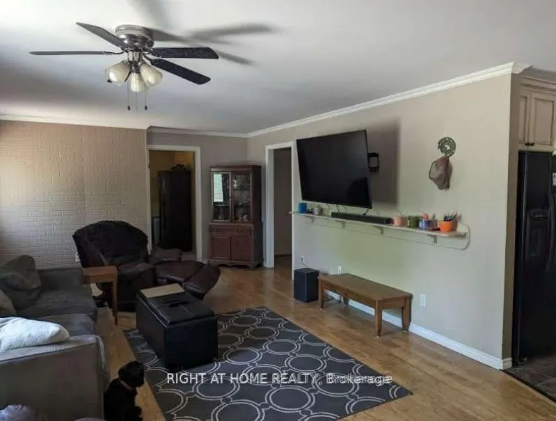 4 Lakeshore Road
