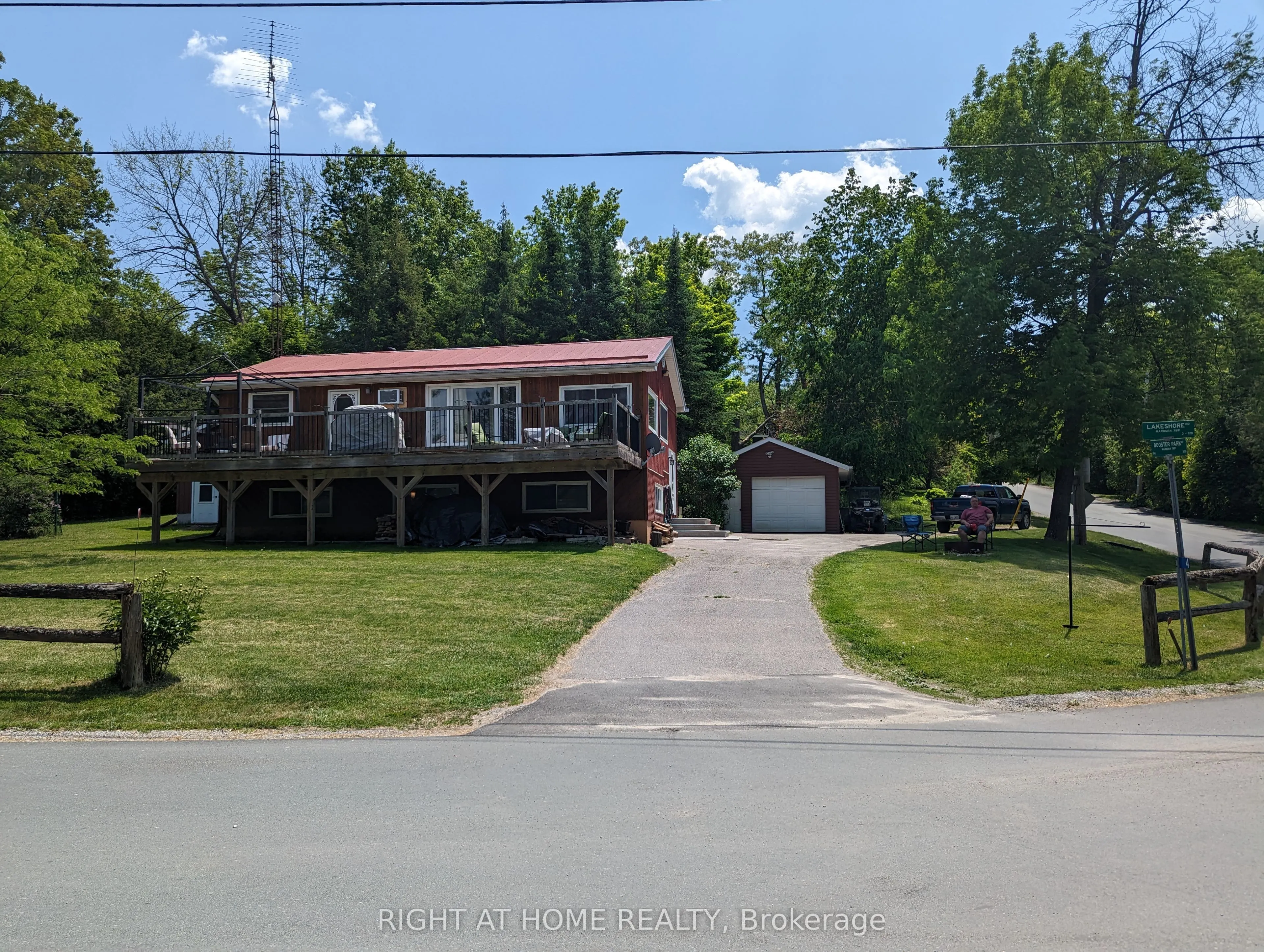 4 Lakeshore Road