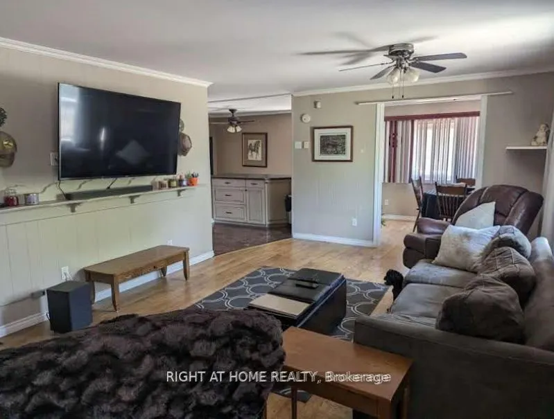 4 Lakeshore Road