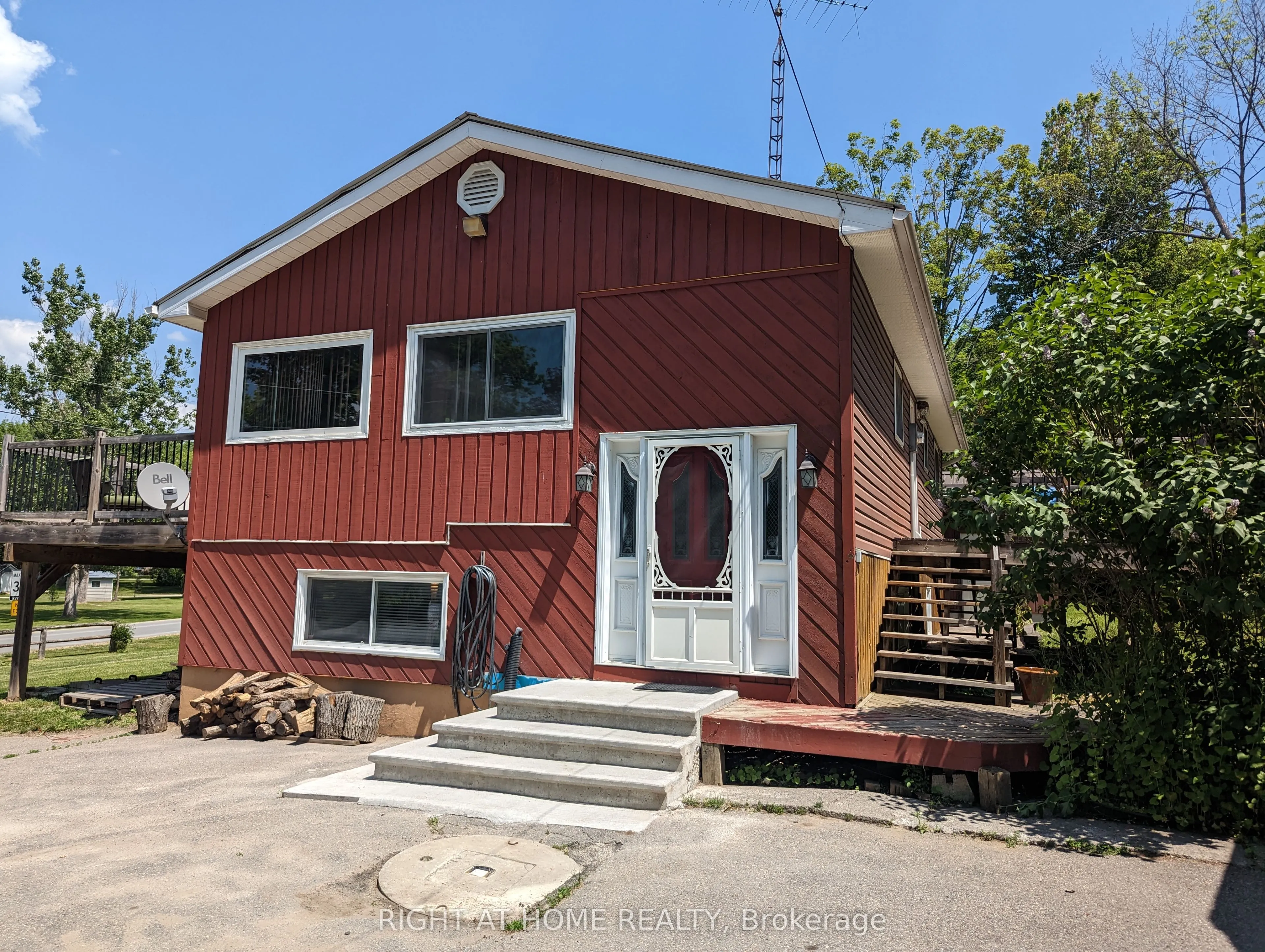 4 Lakeshore Road