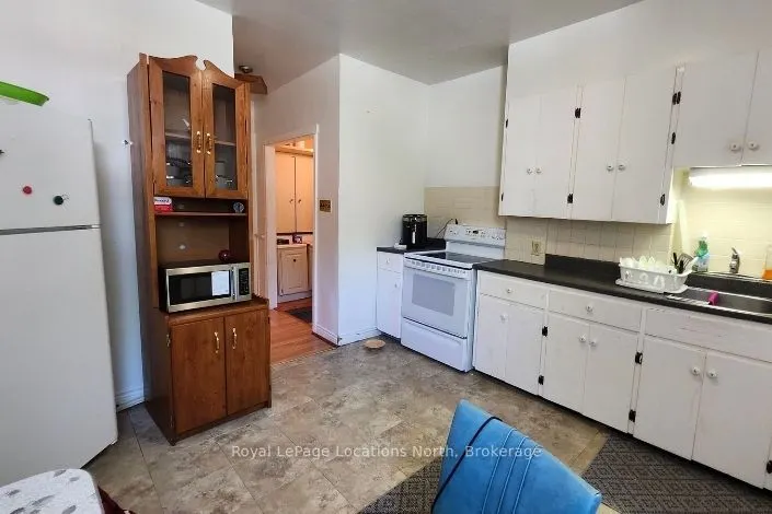 382 8th Street E
