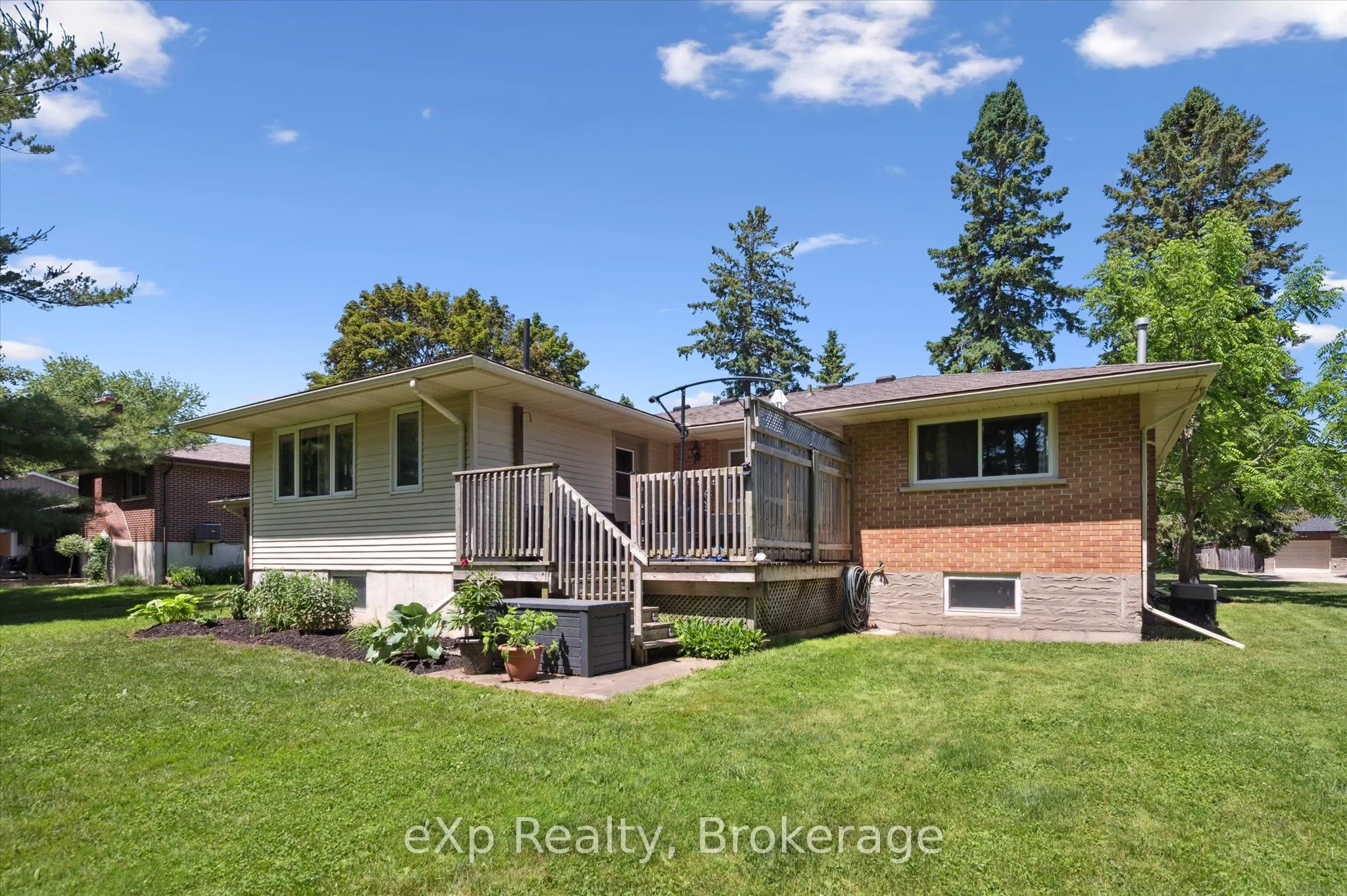 550 Elora Street