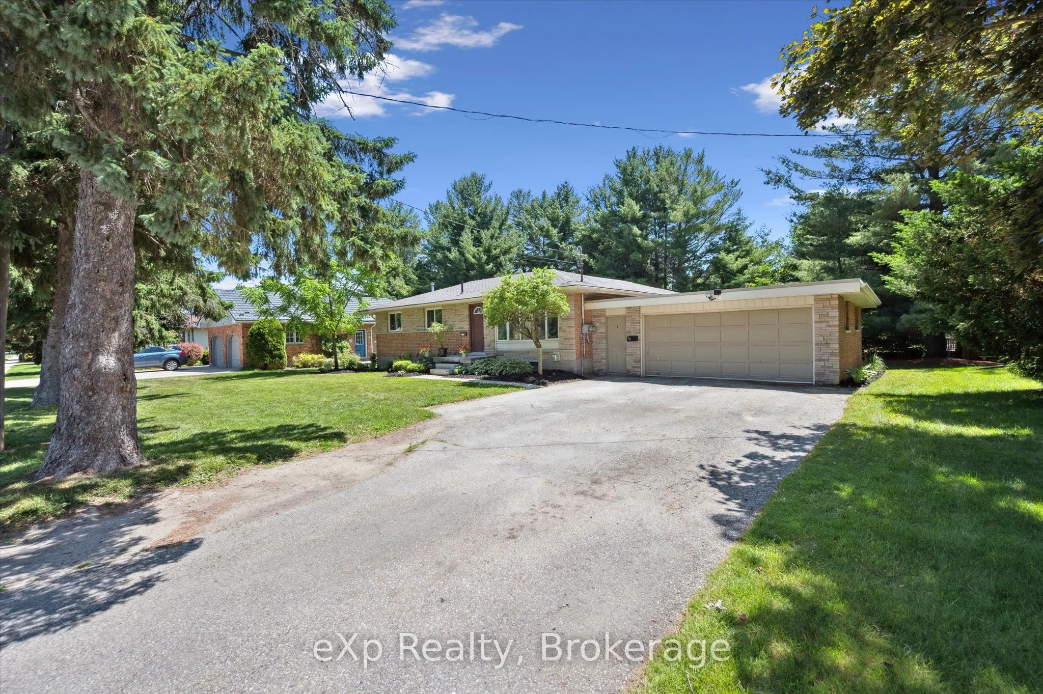 550 Elora Street