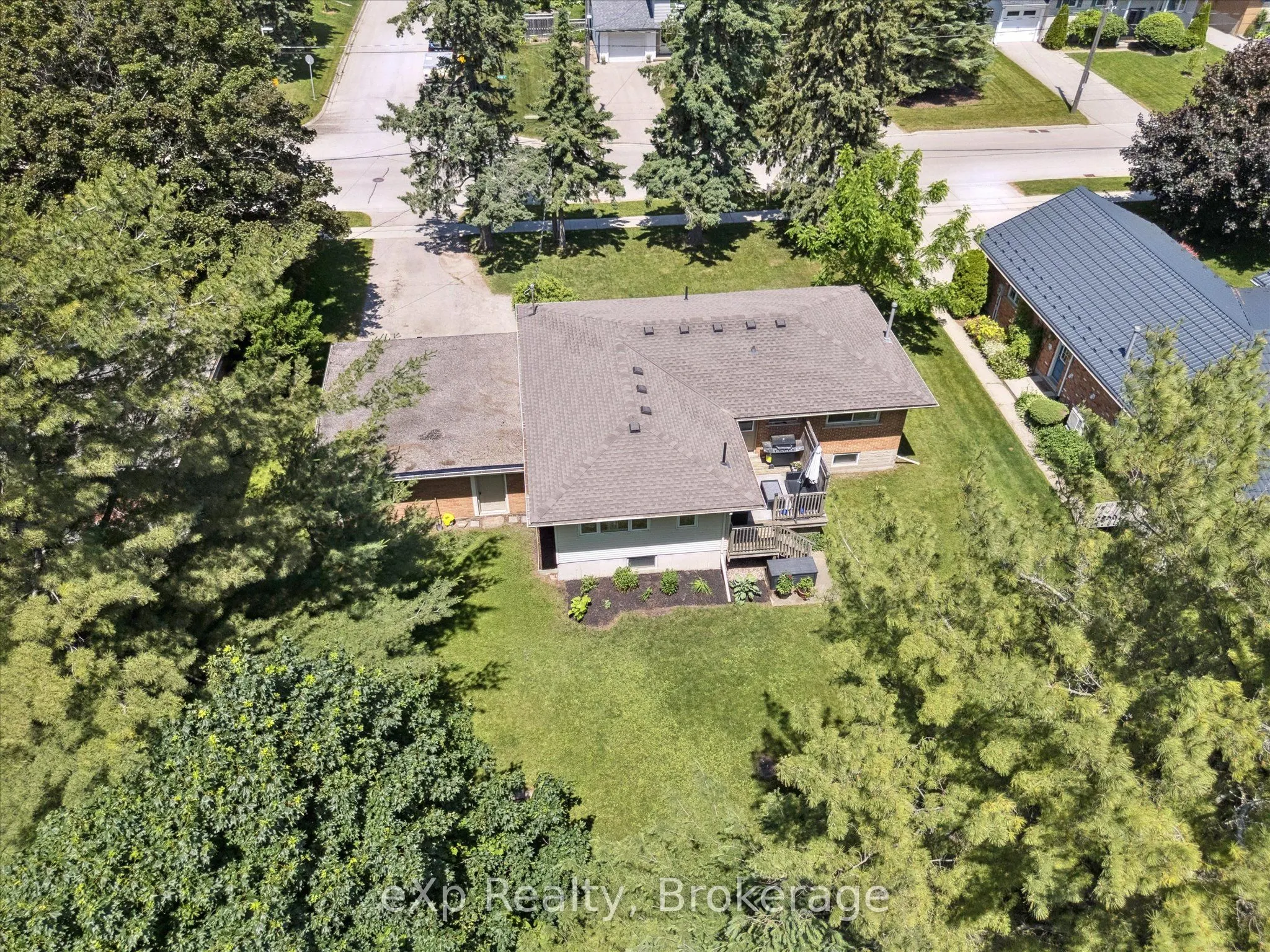 550 Elora Street