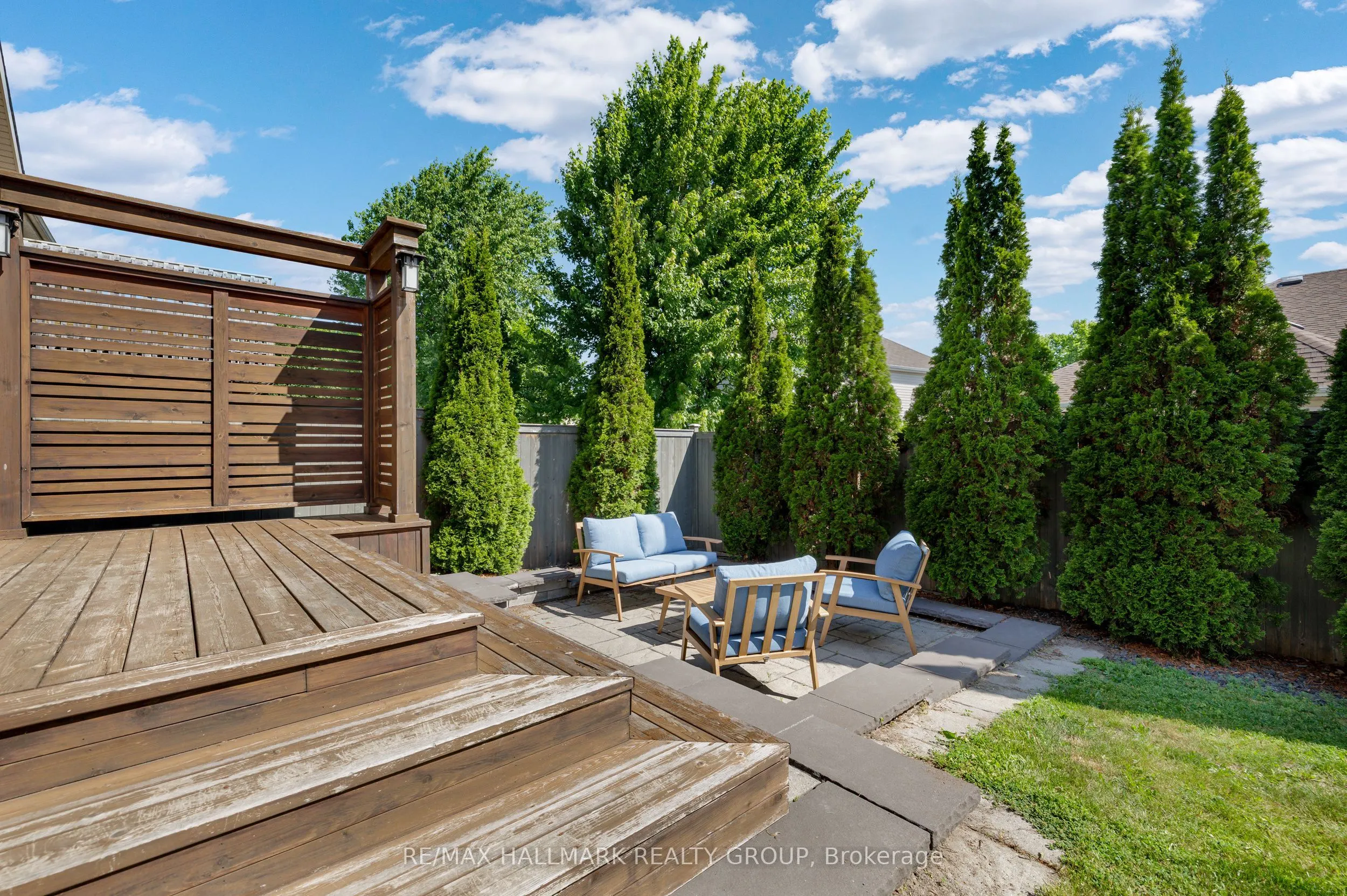 451 LANDSWOOD Way