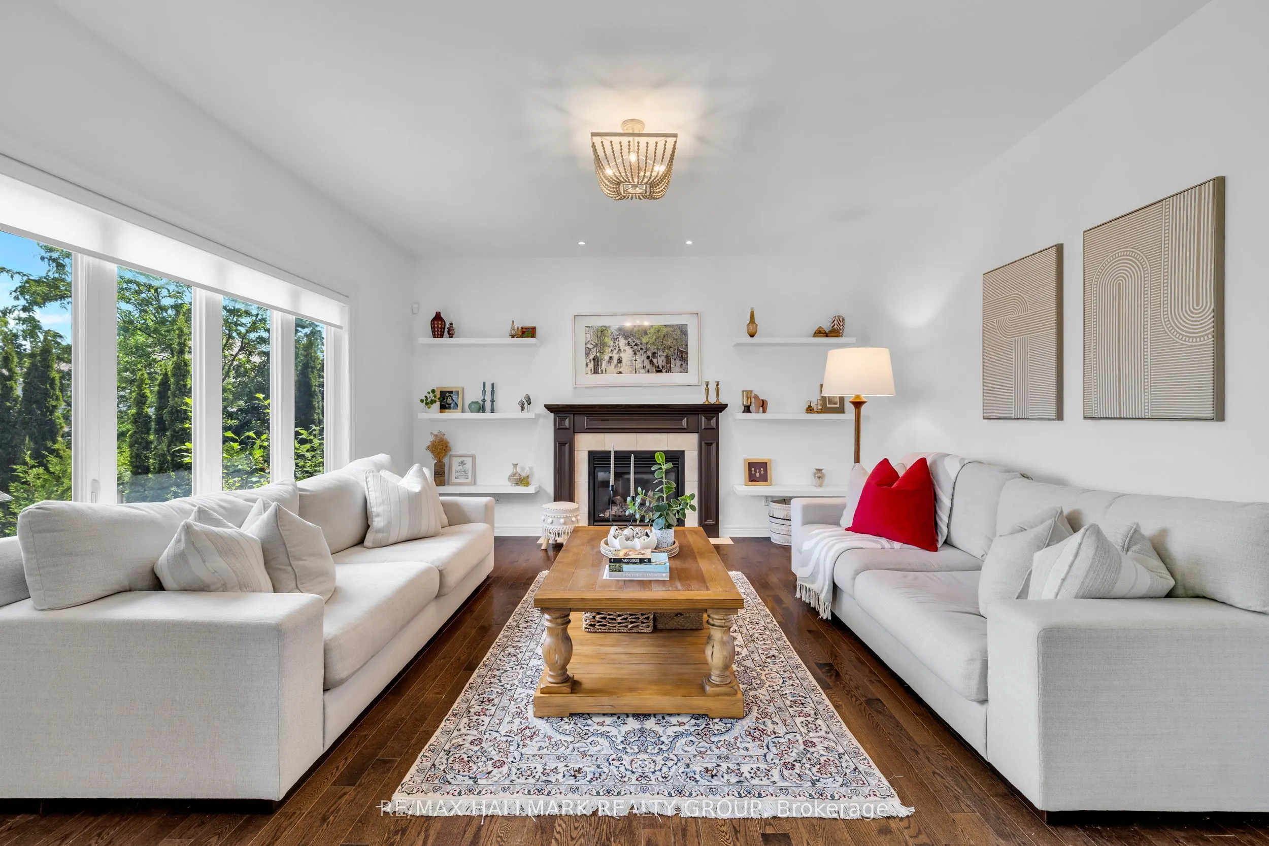 451 LANDSWOOD Way