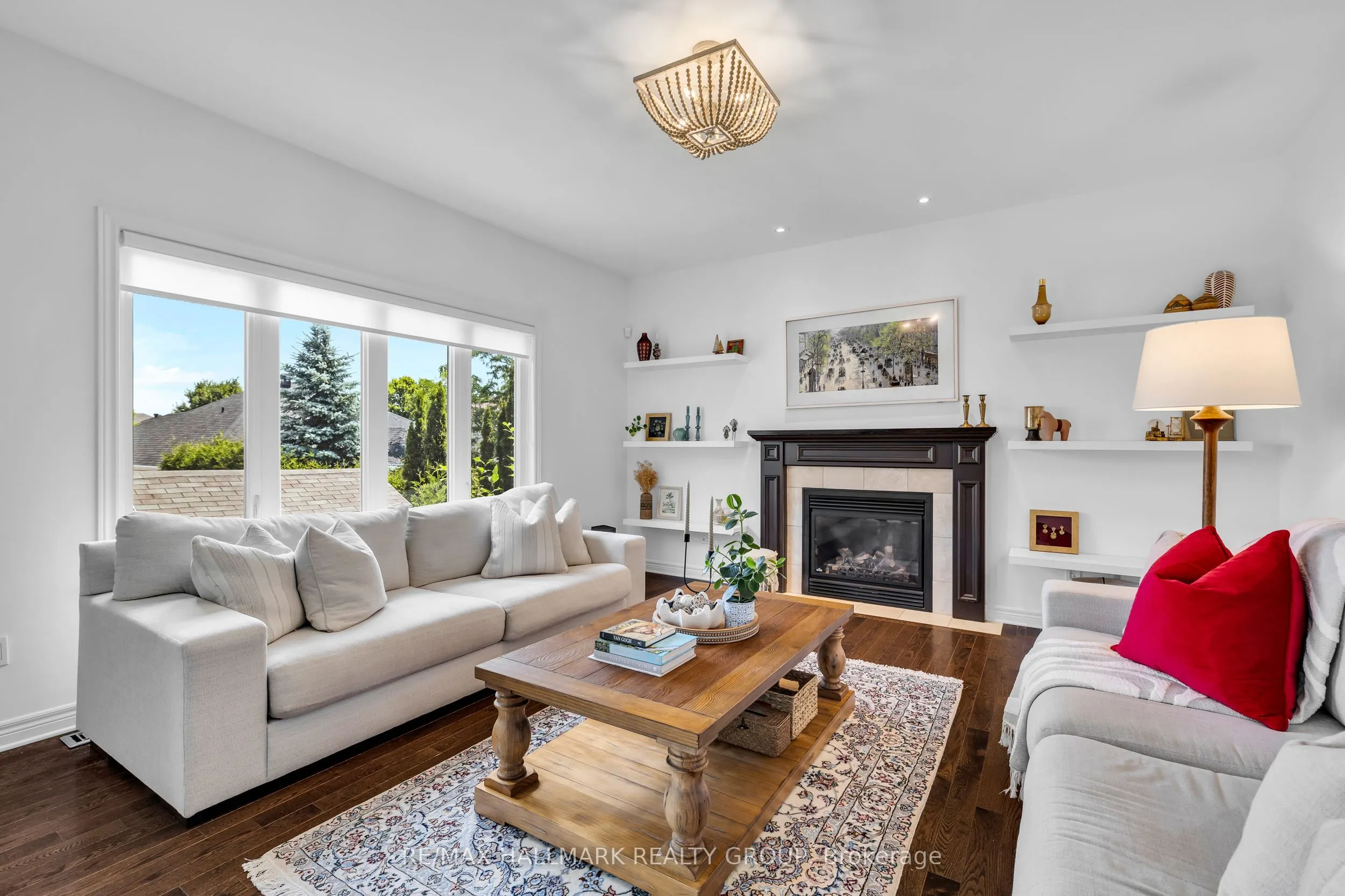 451 LANDSWOOD Way