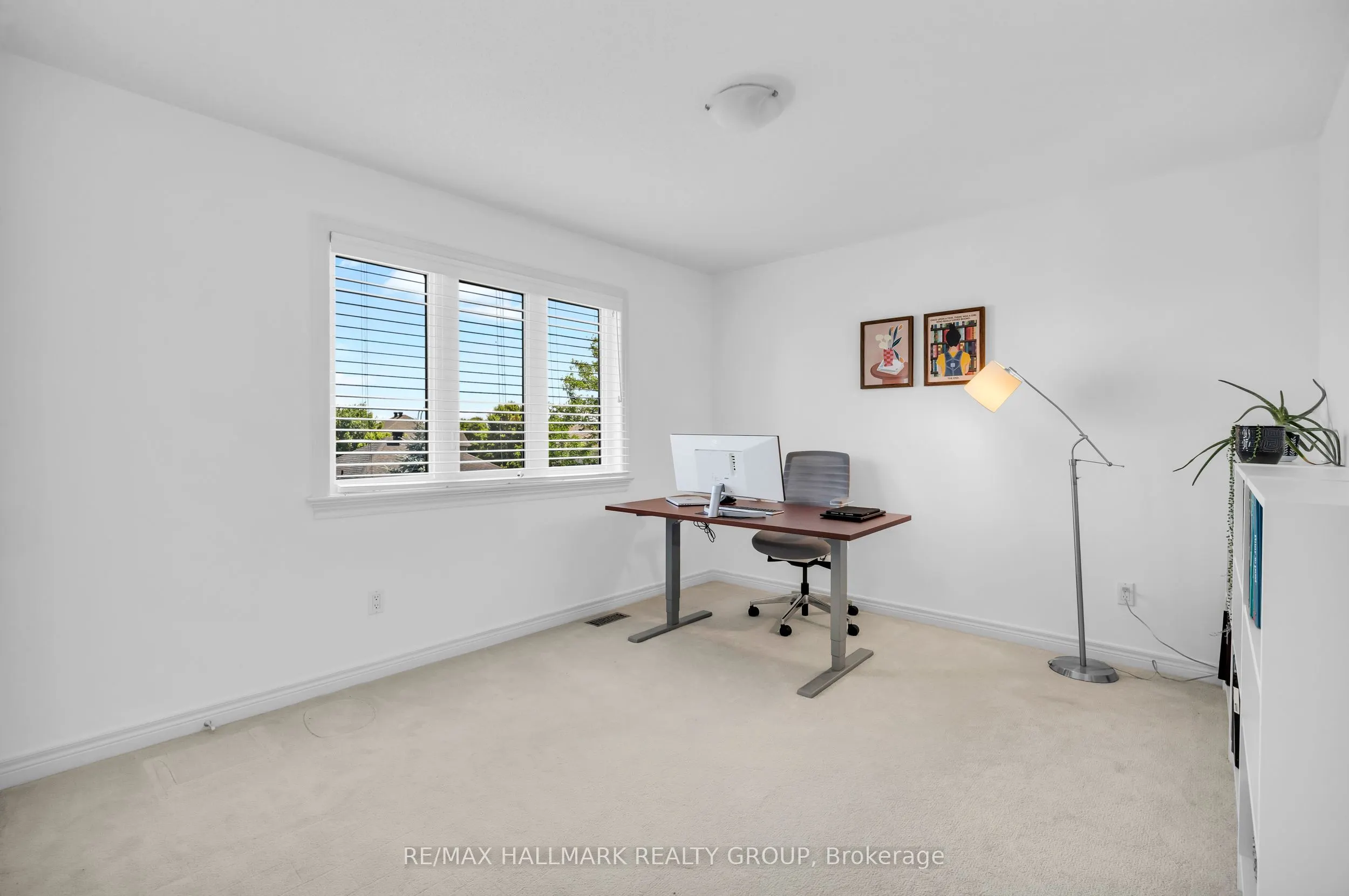 451 LANDSWOOD Way