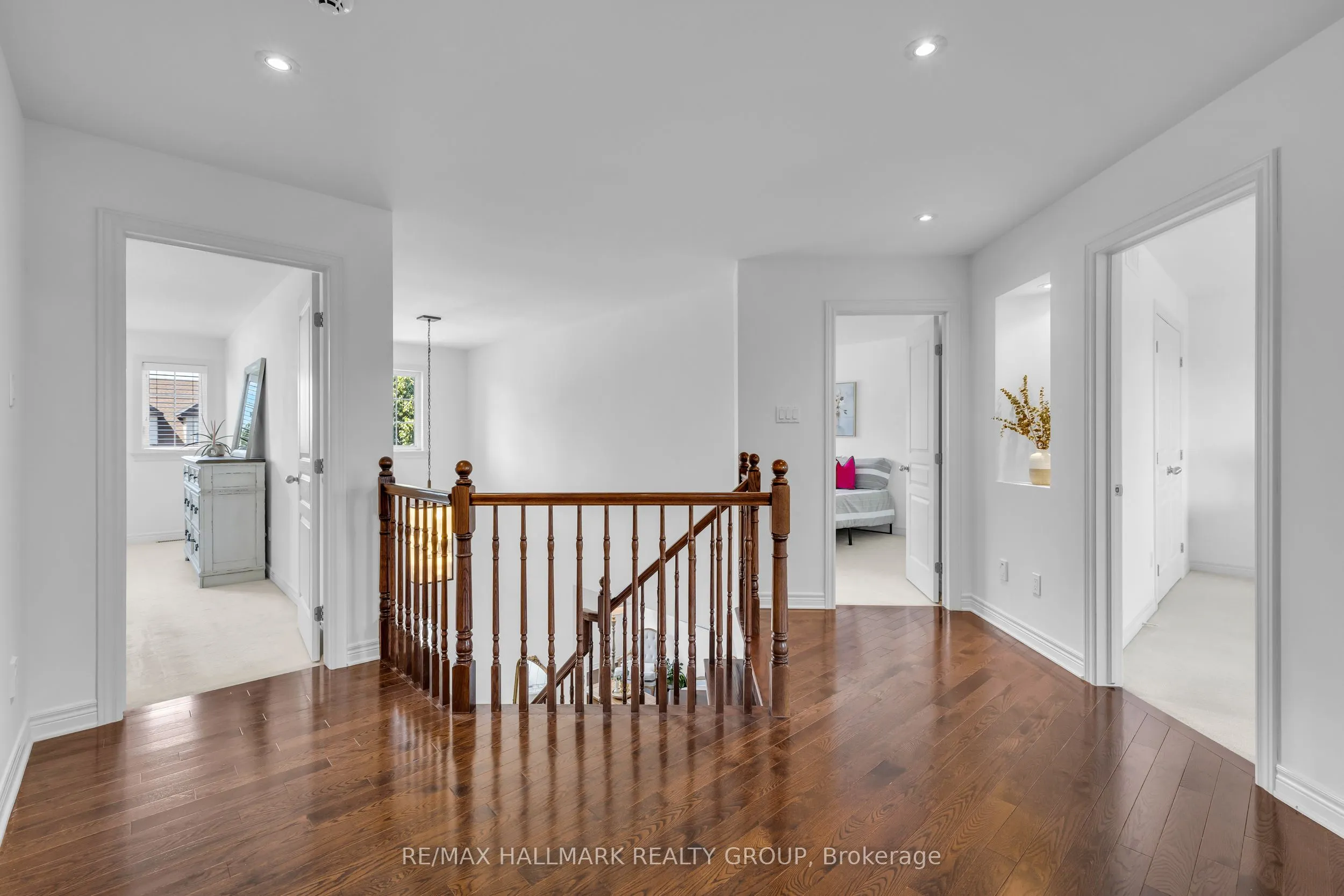 451 LANDSWOOD Way