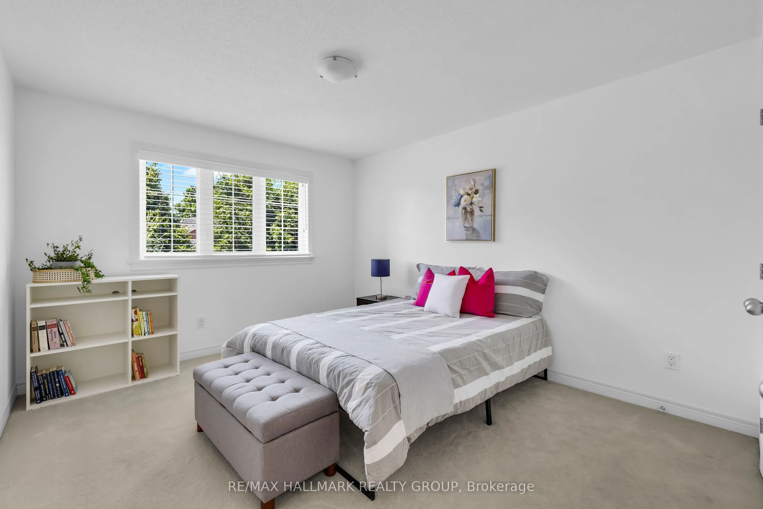 451 LANDSWOOD Way