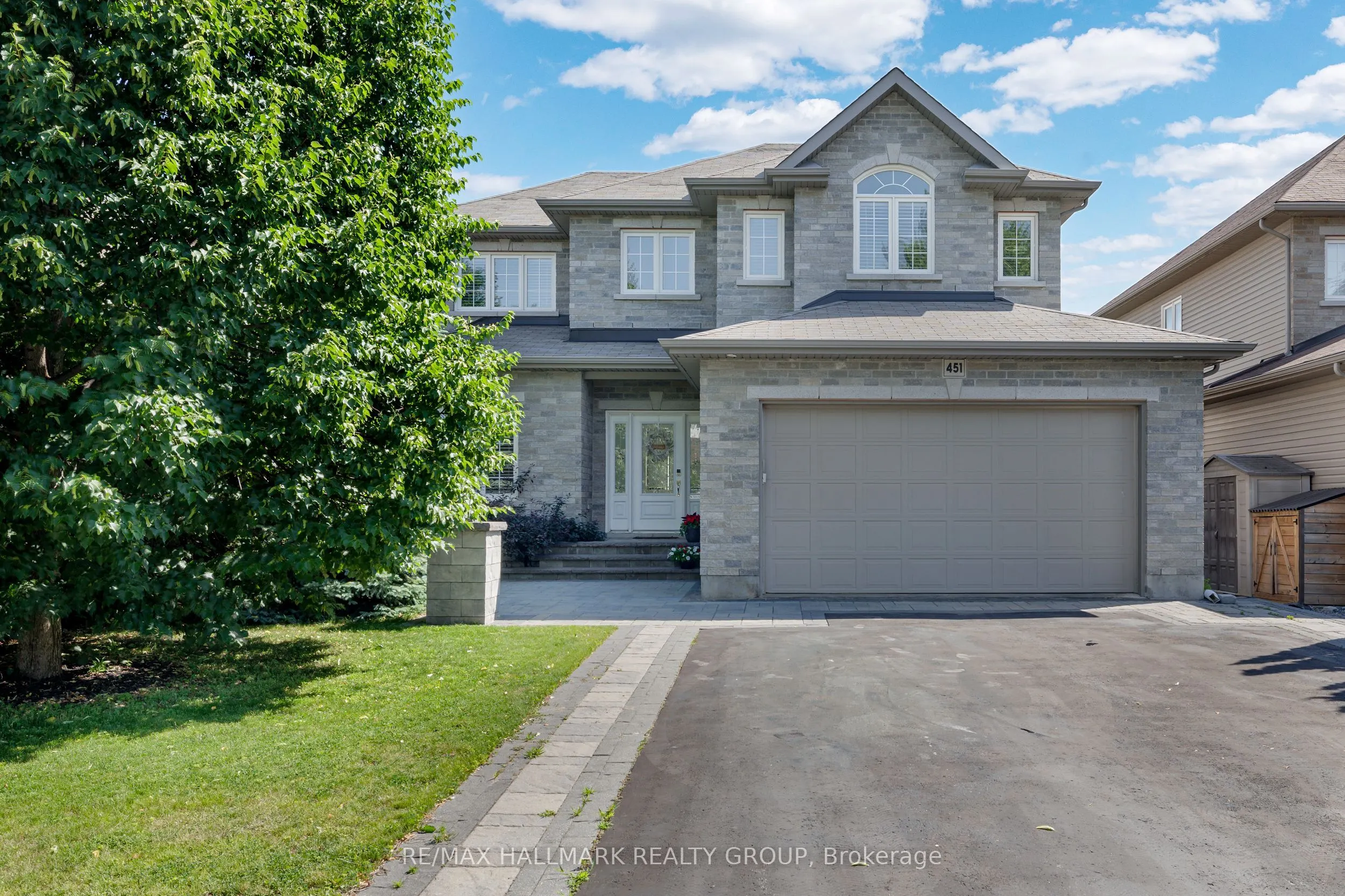 451 LANDSWOOD Way