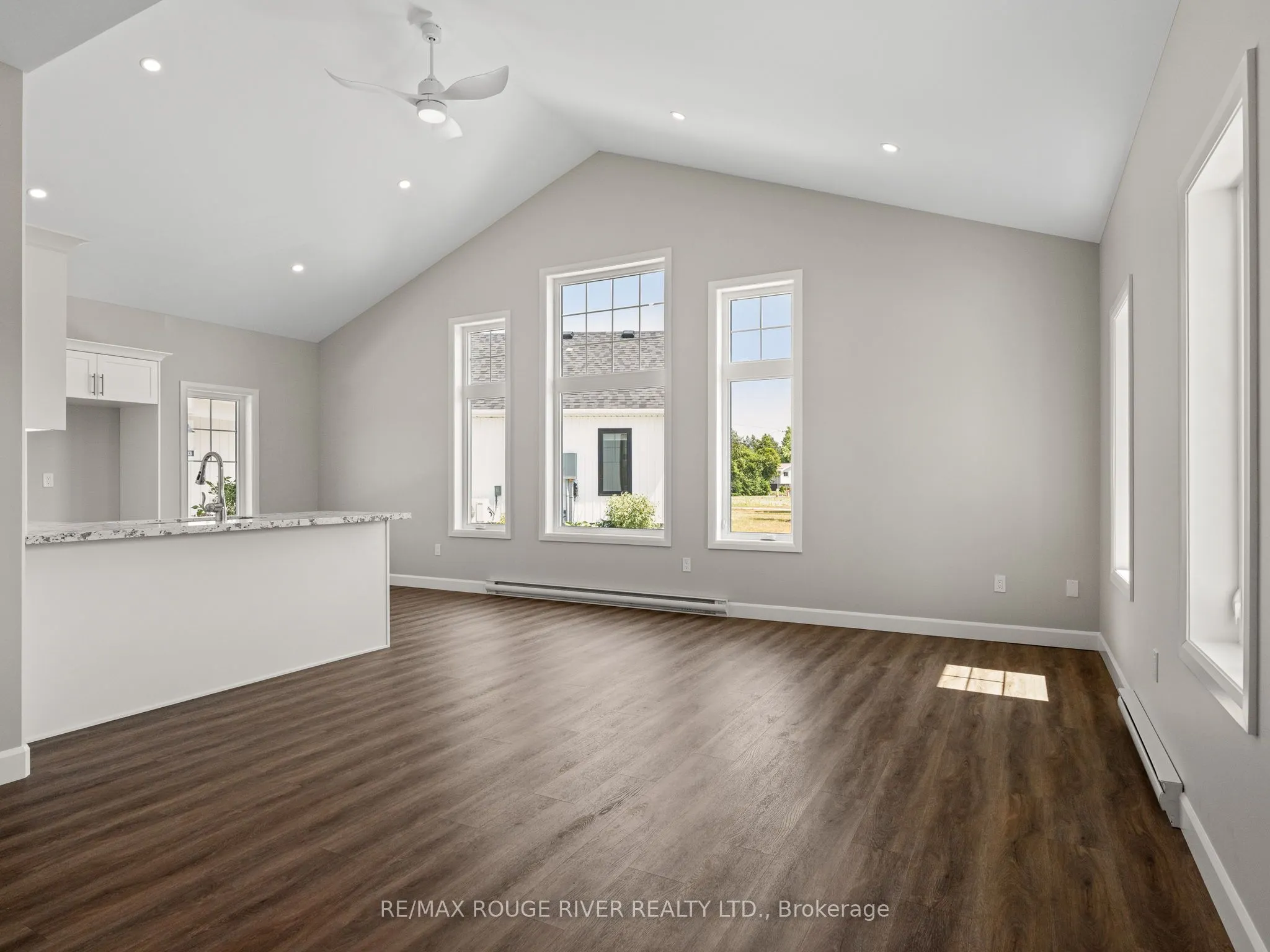 14 MEADOWCREEK Drive, #201