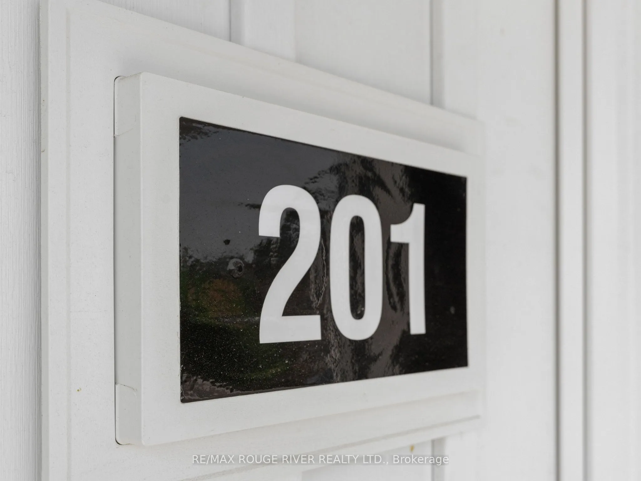 14 MEADOWCREEK Drive, #201