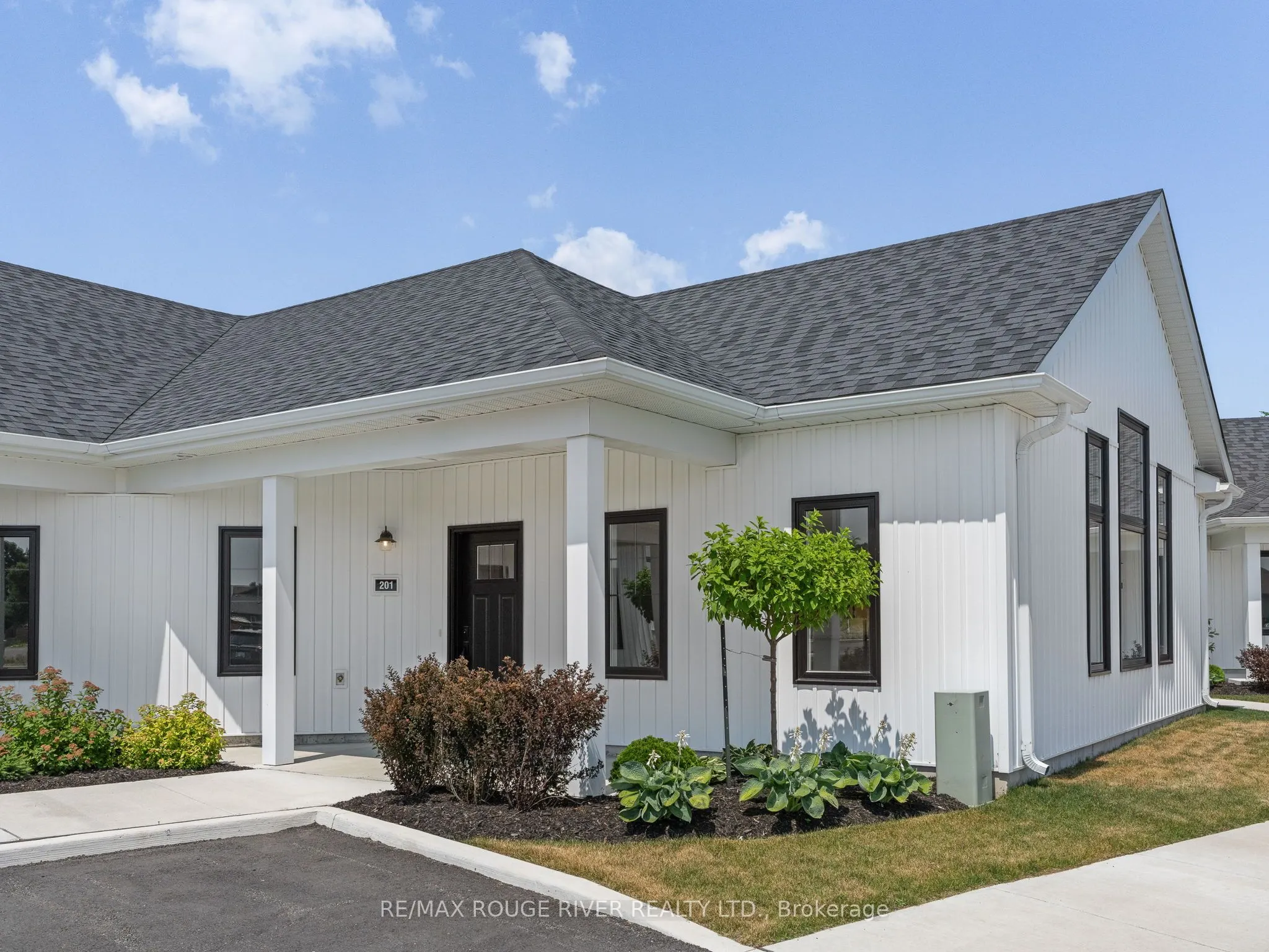 14 MEADOWCREEK Drive, #201