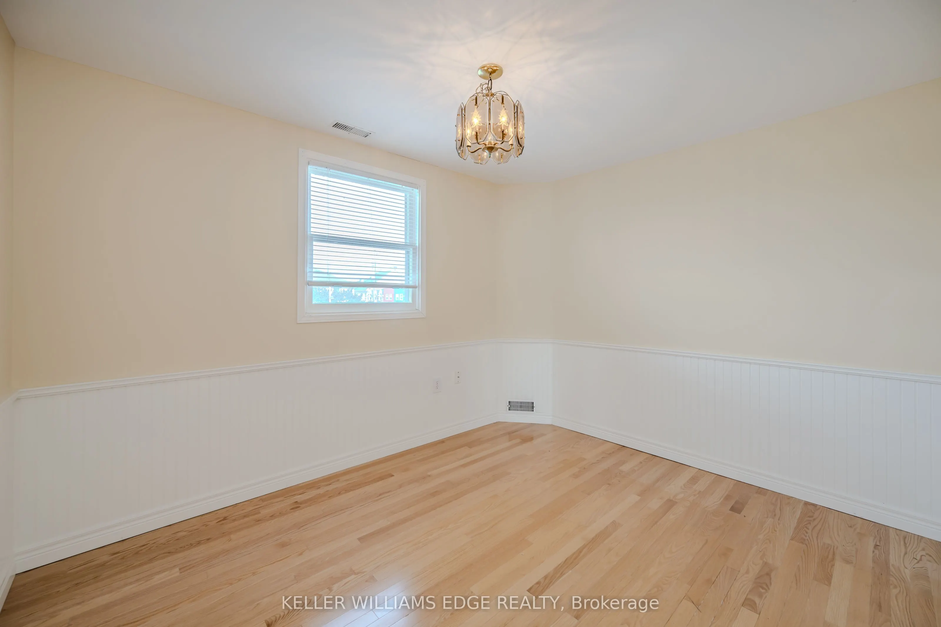 22 Mill Street S