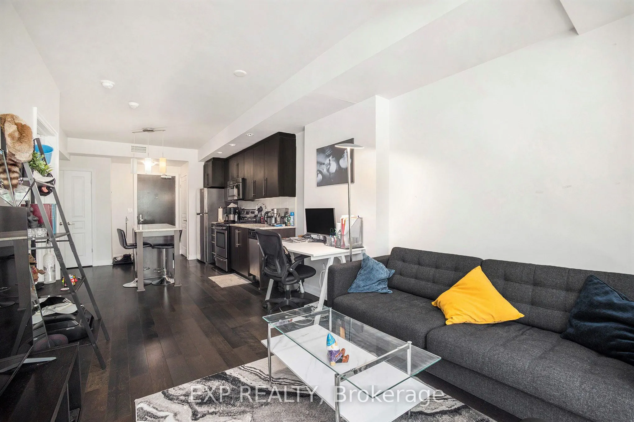 238 Besserer Street, #609