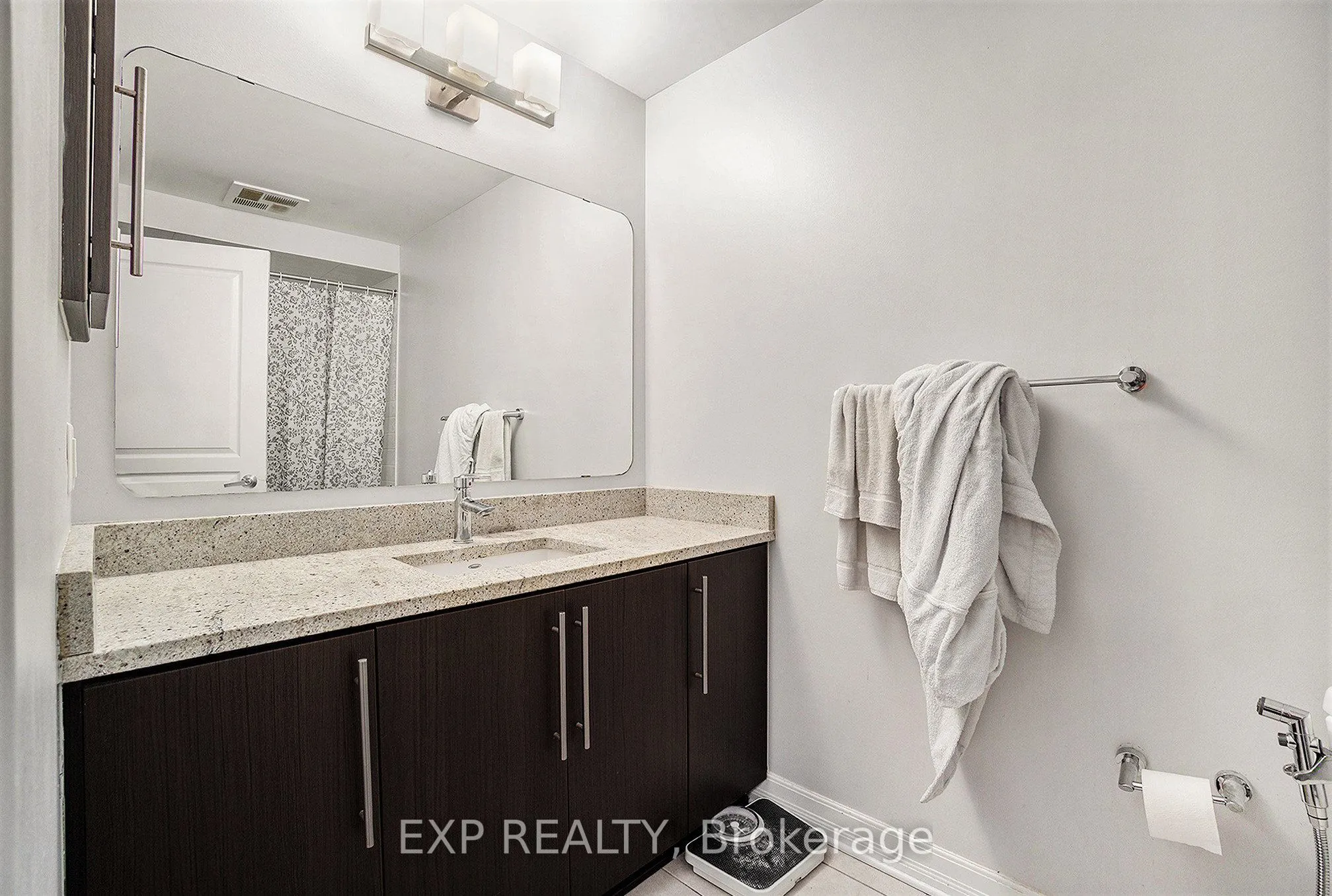 238 Besserer Street, #609