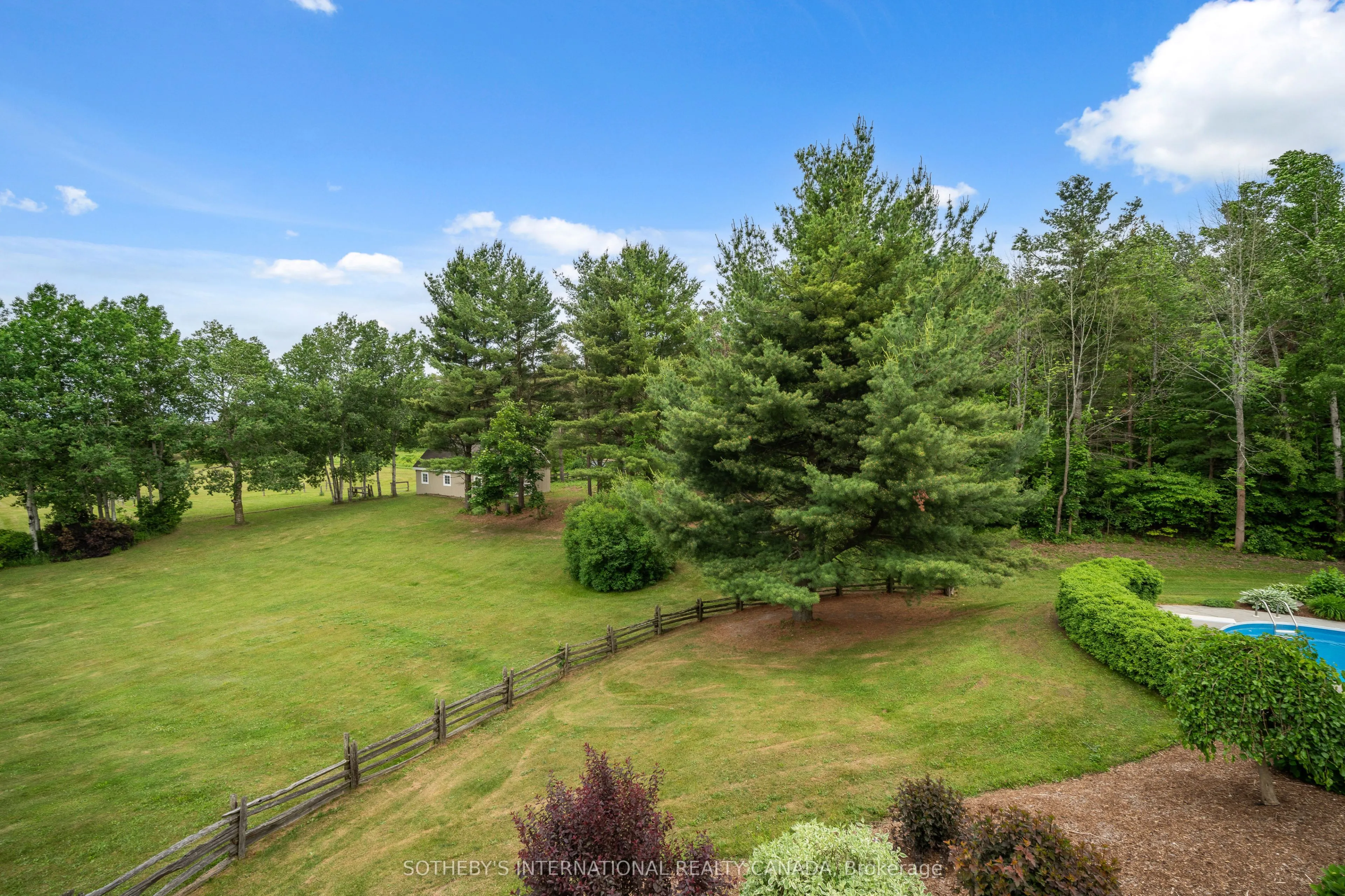 428308 25th Side Road