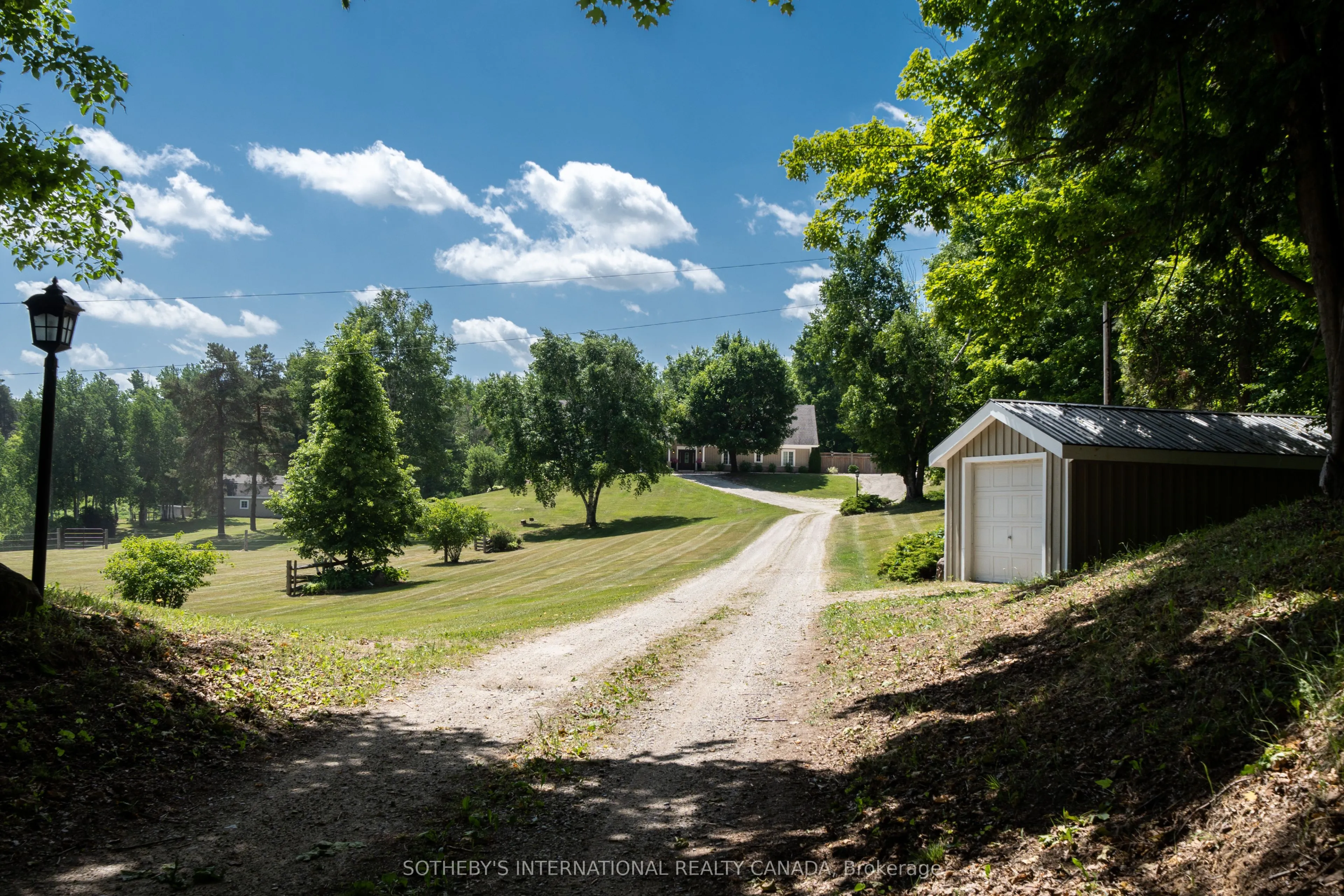 428308 25th Side Road