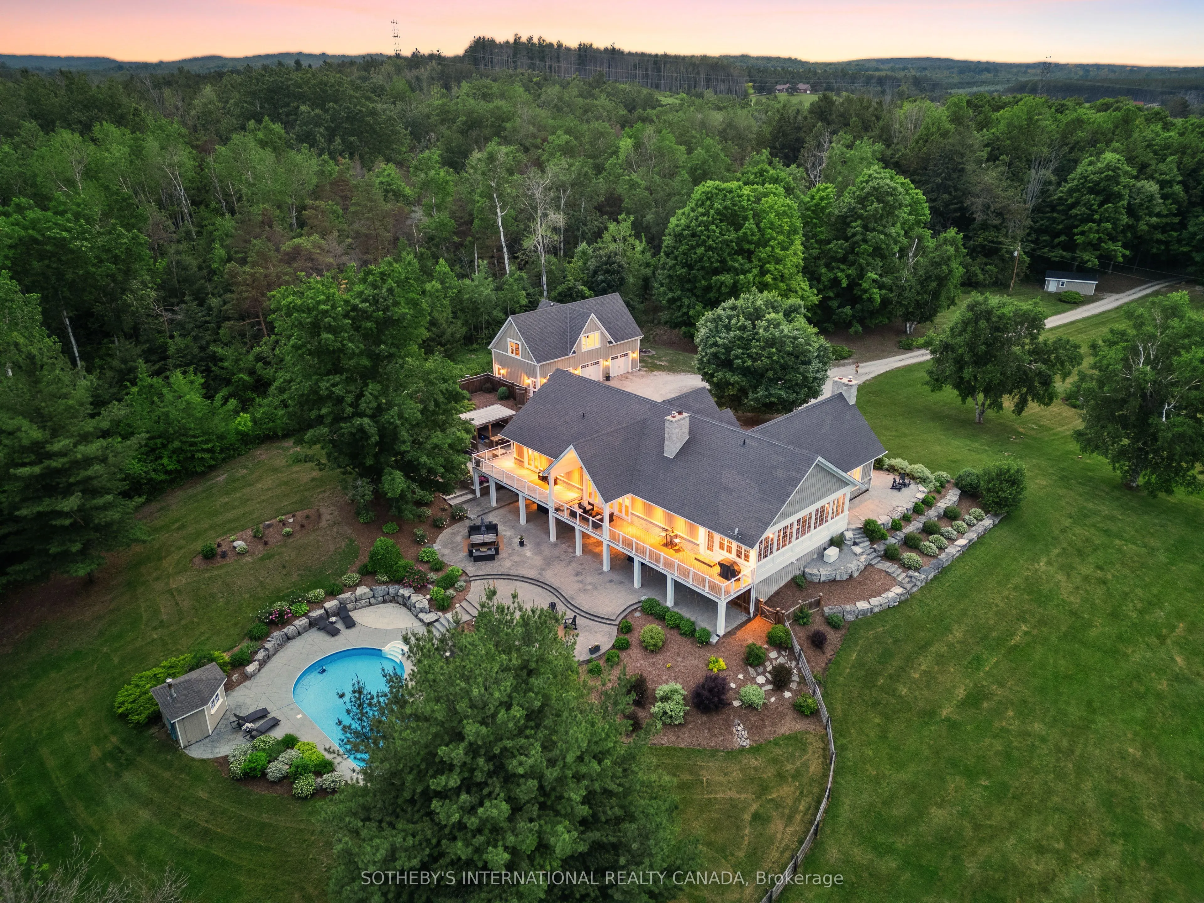 428308 25th Side Road