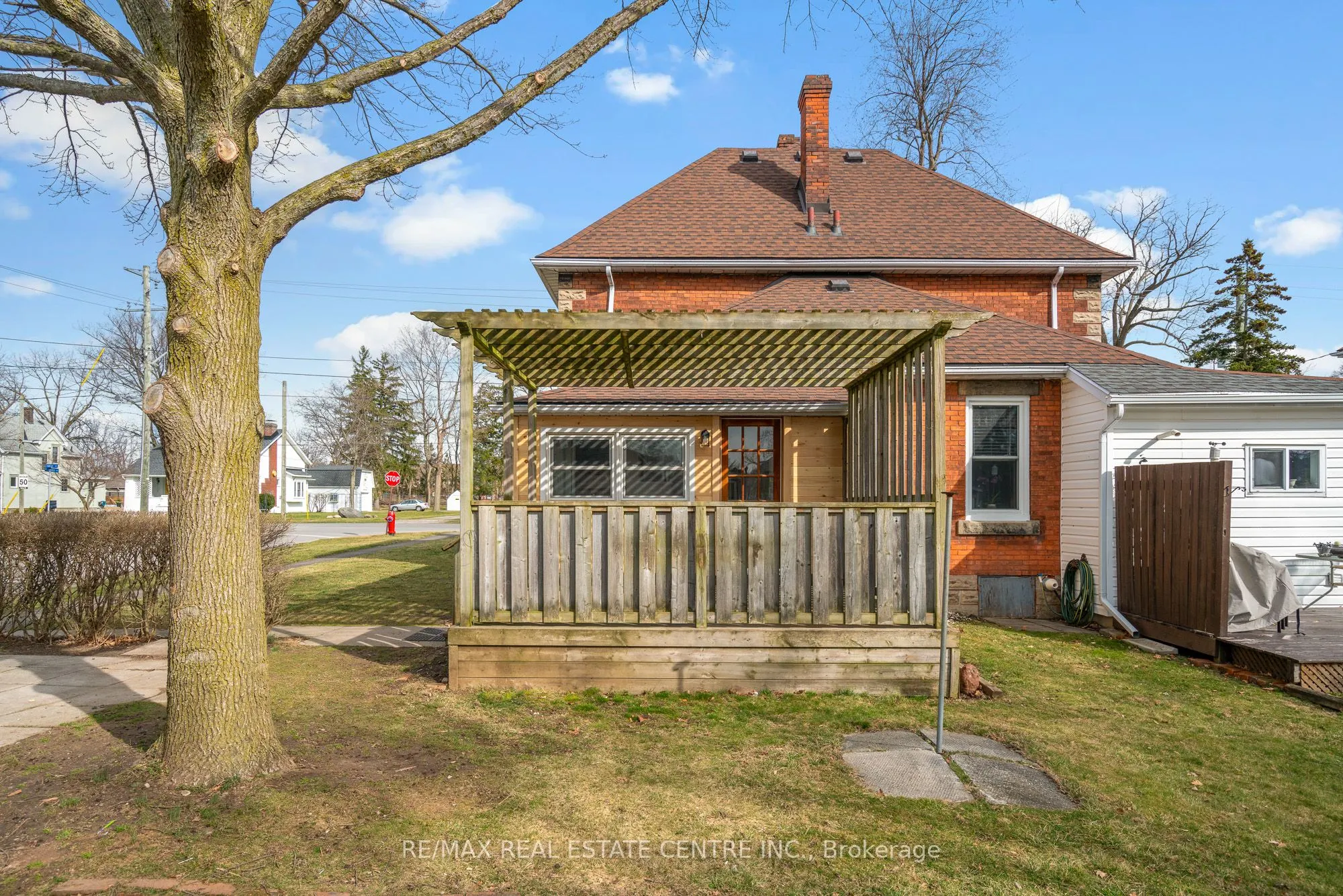 318 Clarence Street