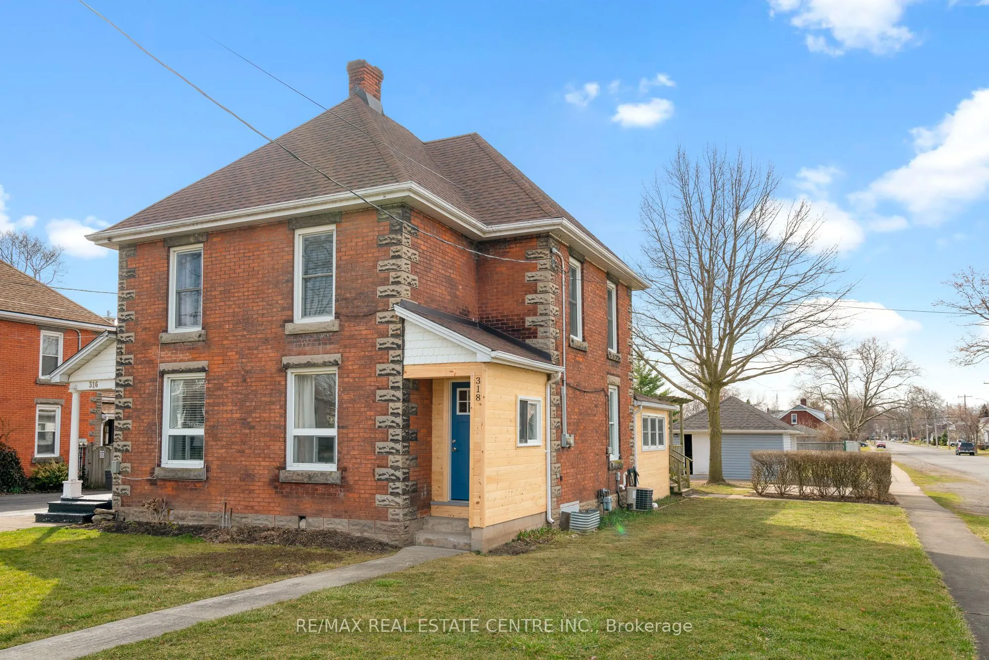 318 Clarence Street