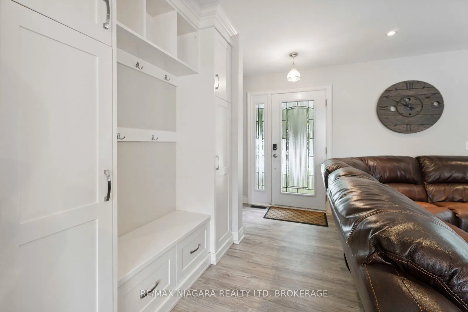 48 Michael Drive S