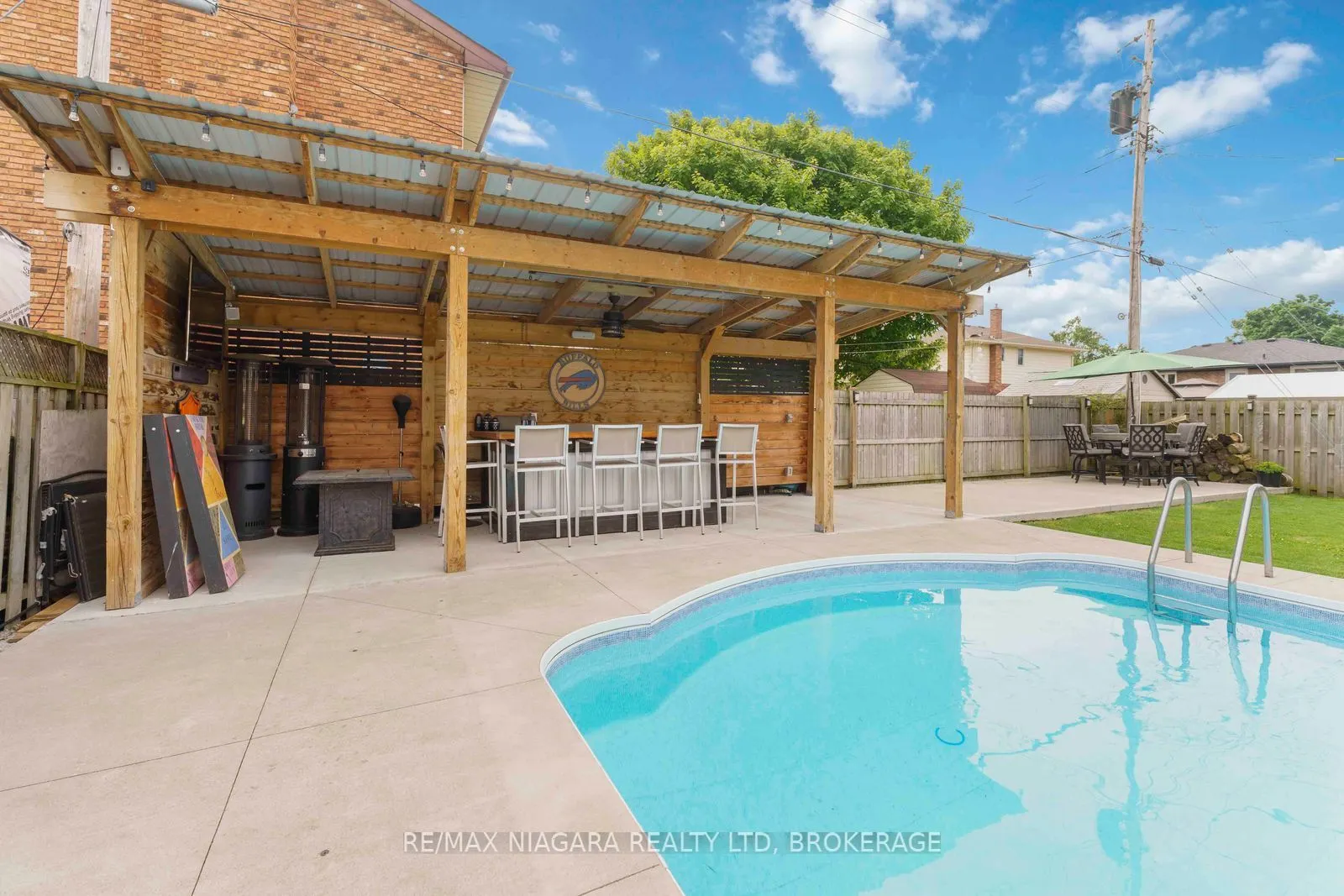 48 Michael Drive S