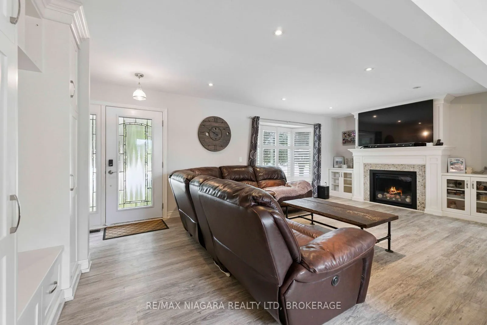 48 Michael Drive S