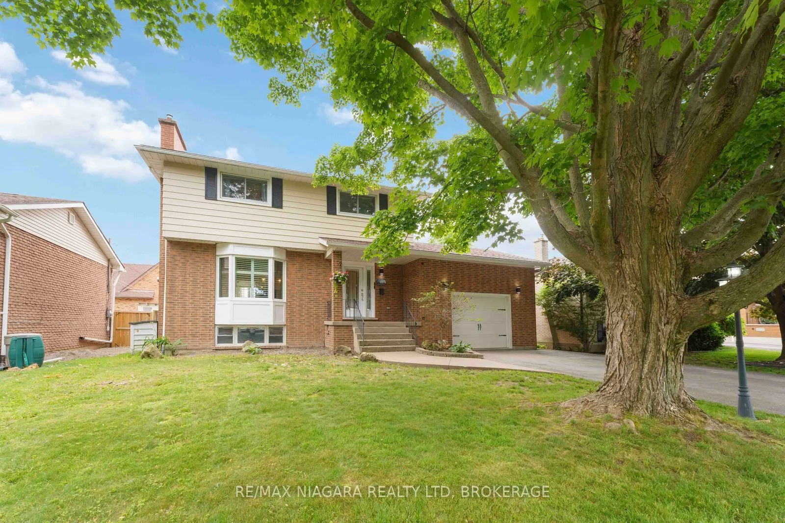 48 Michael Drive S