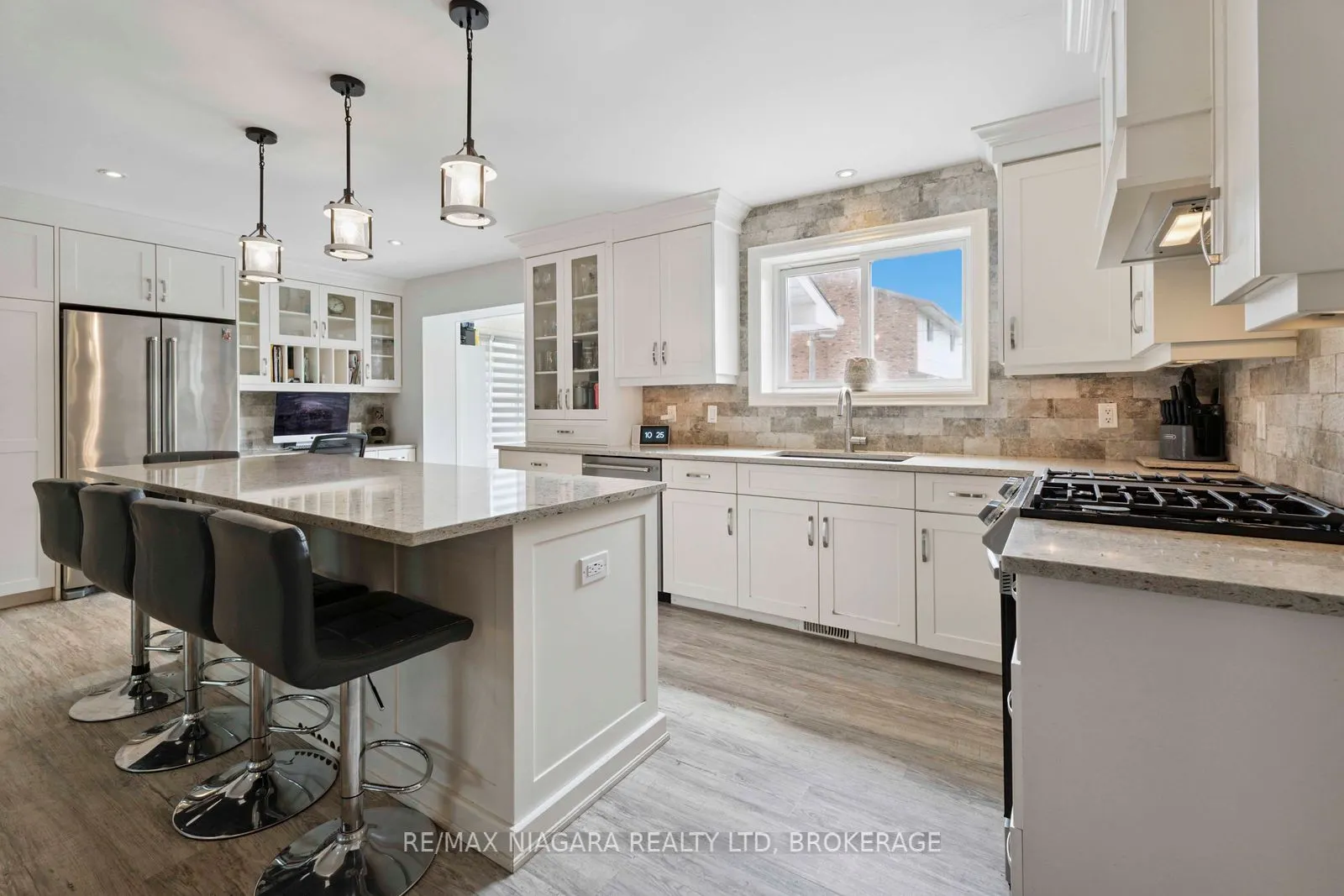 48 Michael Drive S